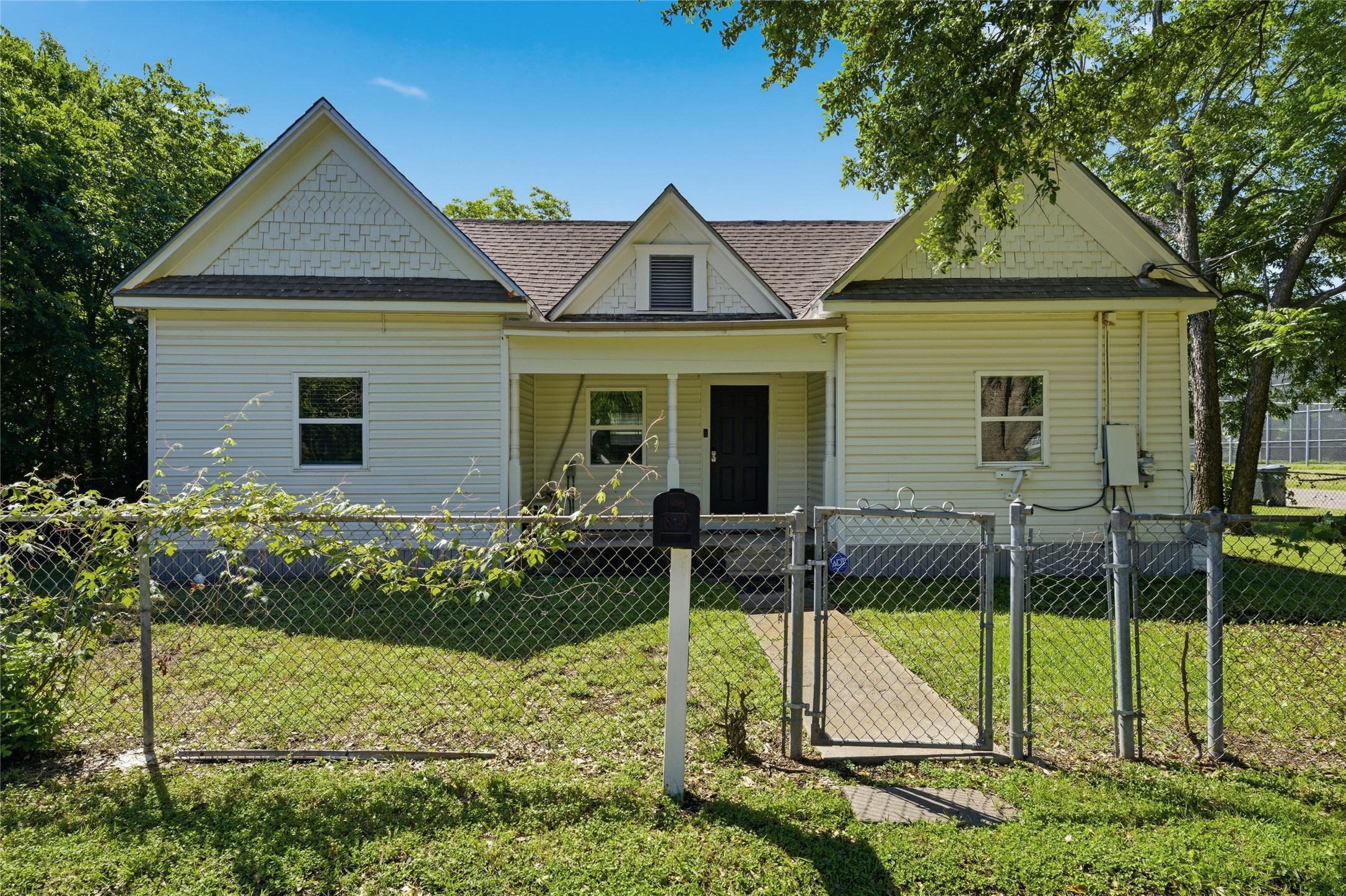 2320 Mistletoe Waco TX 76706
