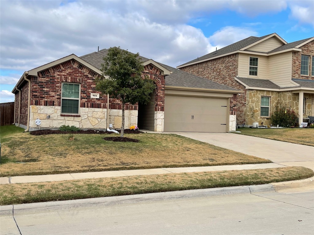 921 Alton Drive Aubrey TX 76227