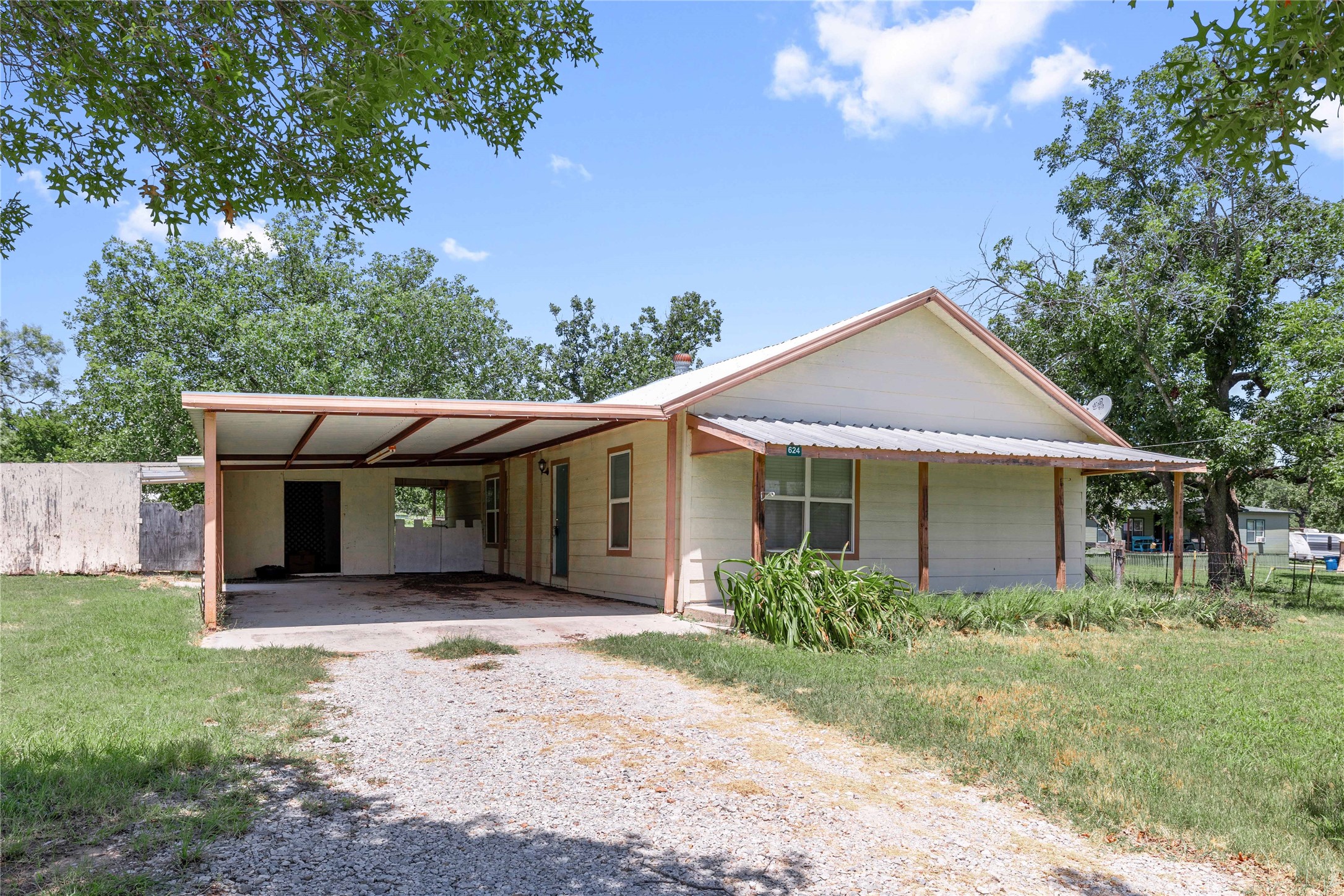 624 S Comanche Drive De Leon TX 76444