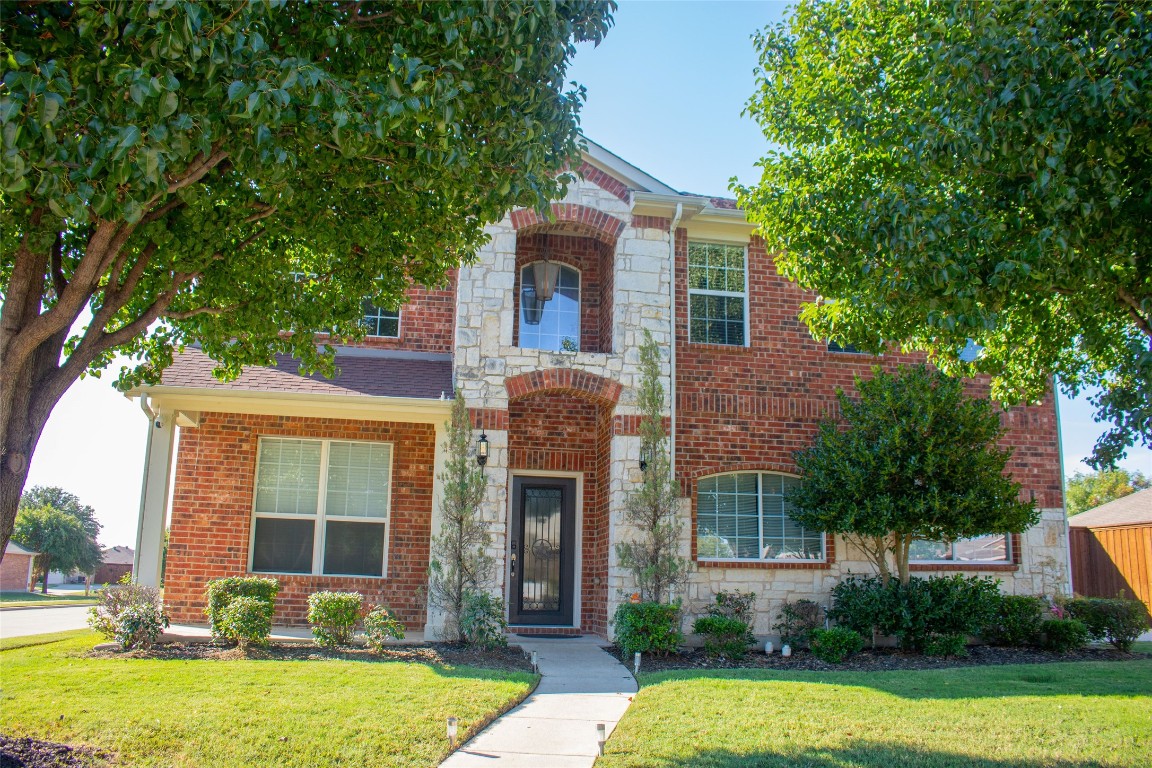 2112 Del Mar Court Denton TX 76210