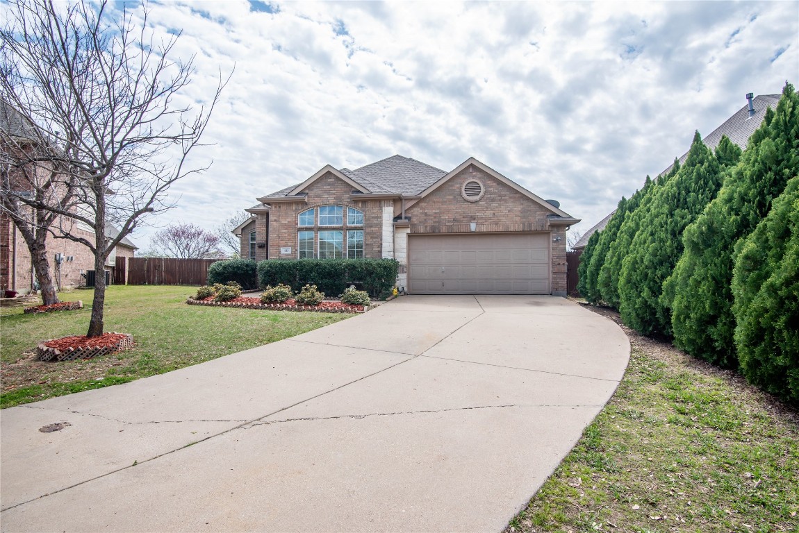 123 Vintage Drive Grand Prairie TX 75052