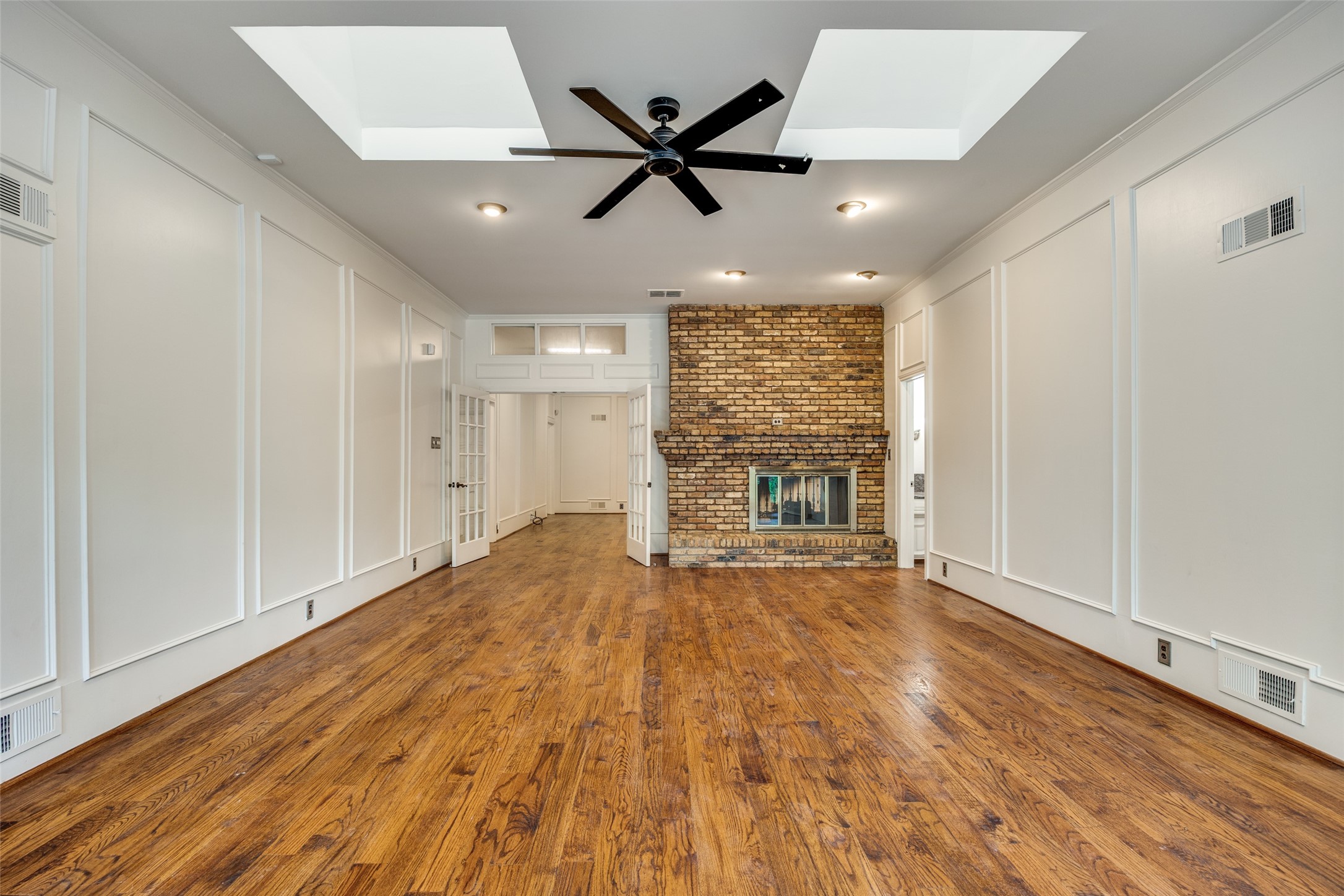 9223 Club Glen Drive Dallas TX 75243