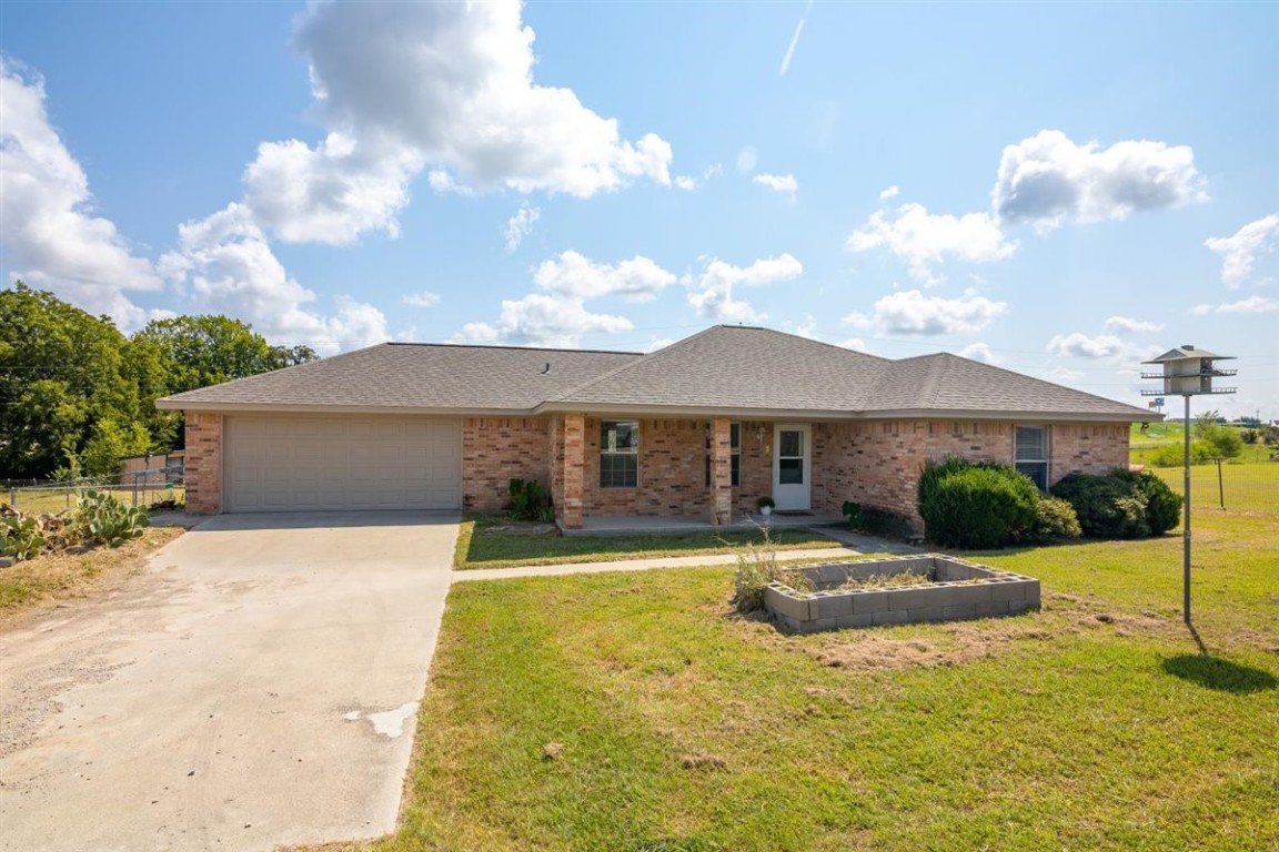 103 Lynch Drive Alvord TX 76225