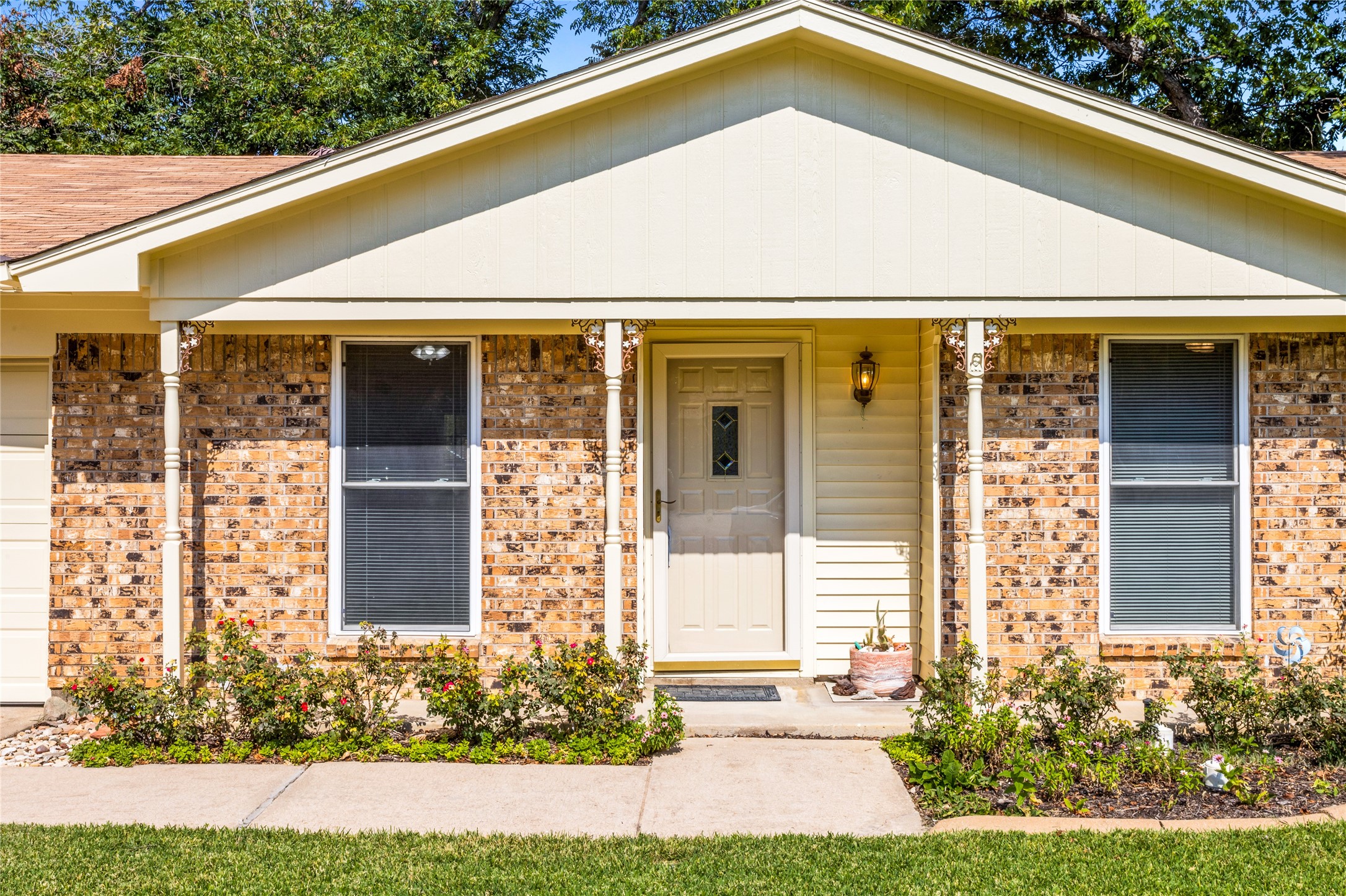 1913 Galahad Lane Arlington TX 76014