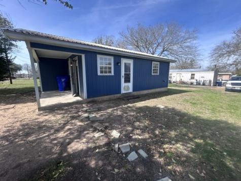 902 Simpson Street Yoakum TX 77995
