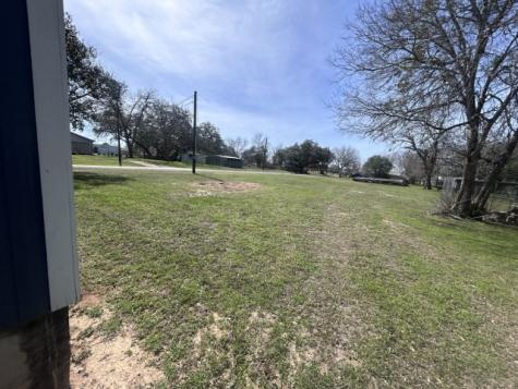 902 Simpson Street Yoakum TX 77995