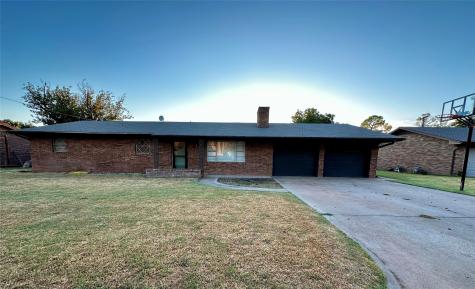 1207 N Lawn Street Seymour TX 76380