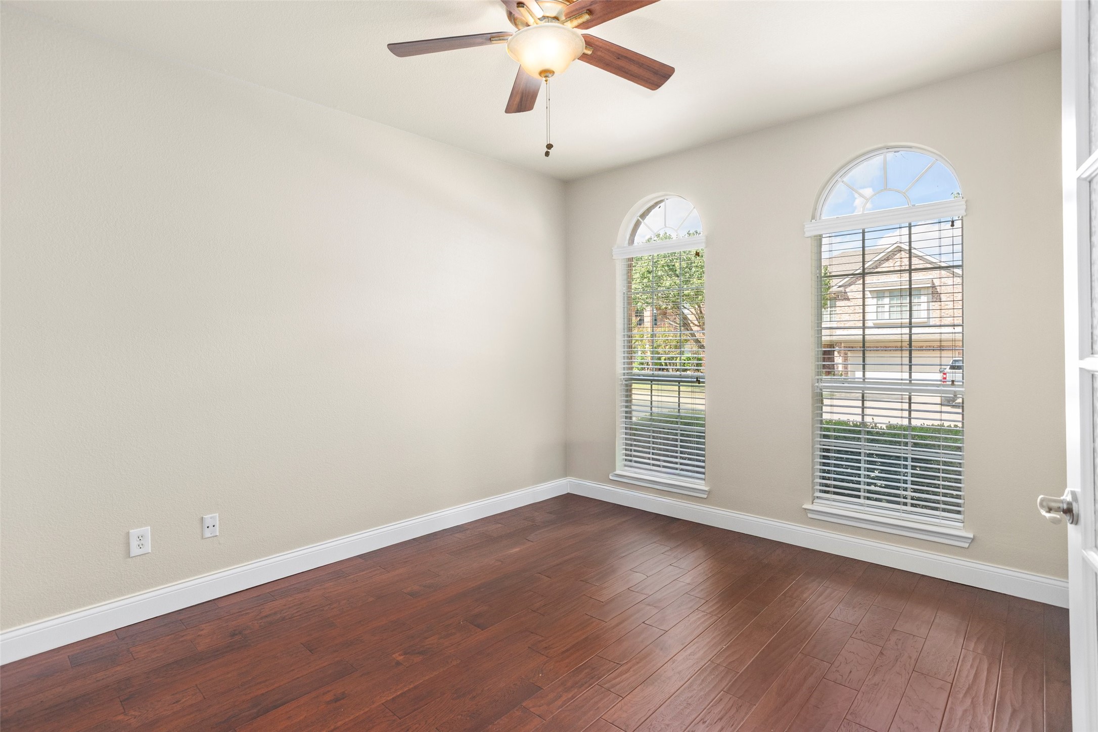 5009 Valleyside Drive Fort Worth TX 76123