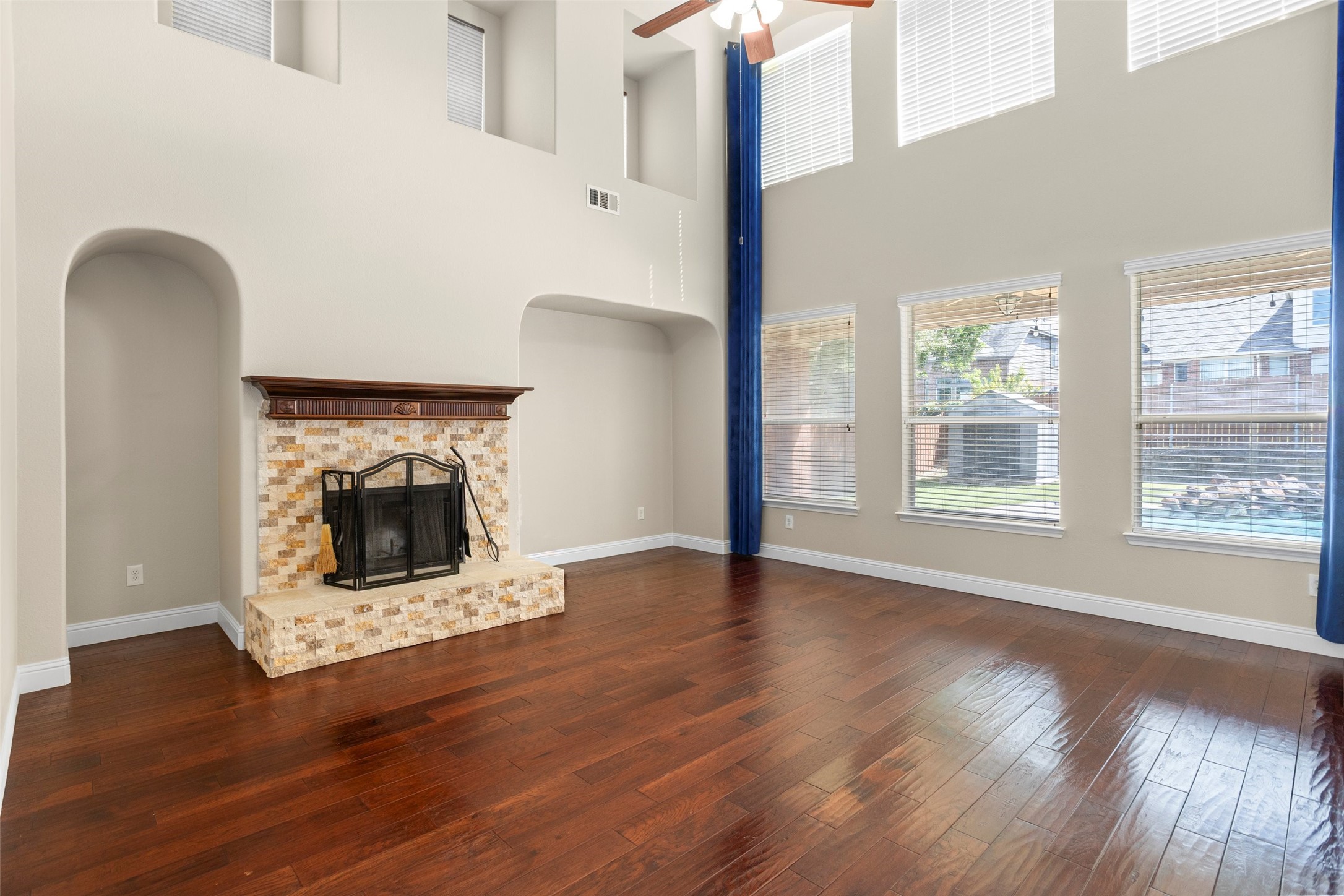 5009 Valleyside Drive Fort Worth TX 76123