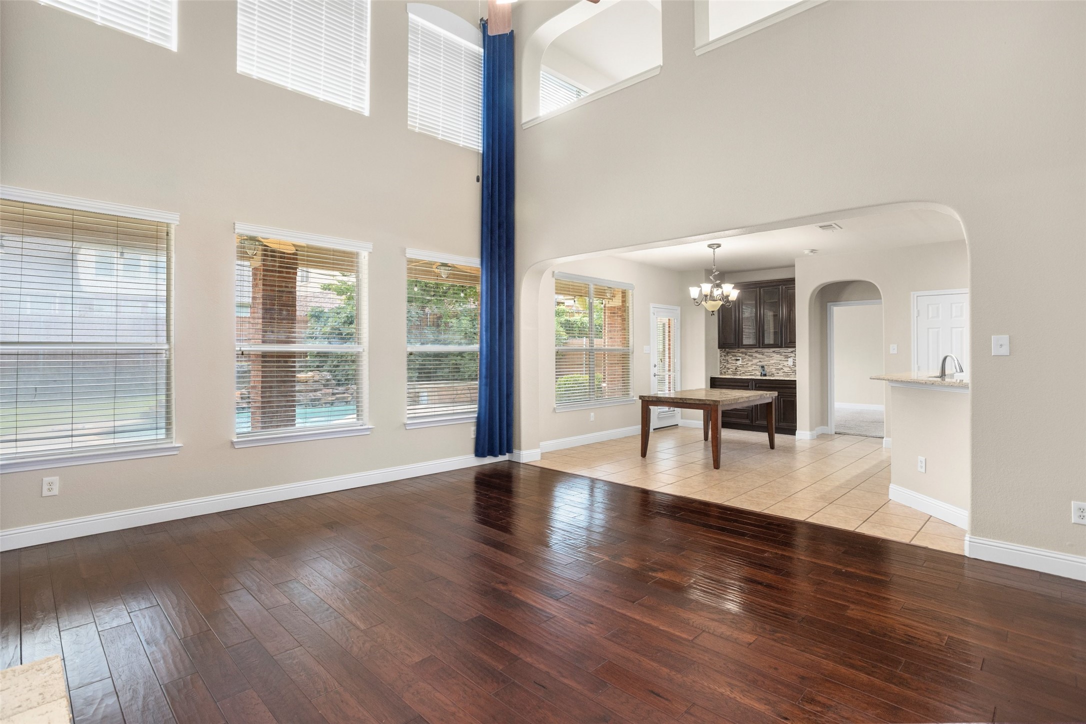 5009 Valleyside Drive Fort Worth TX 76123