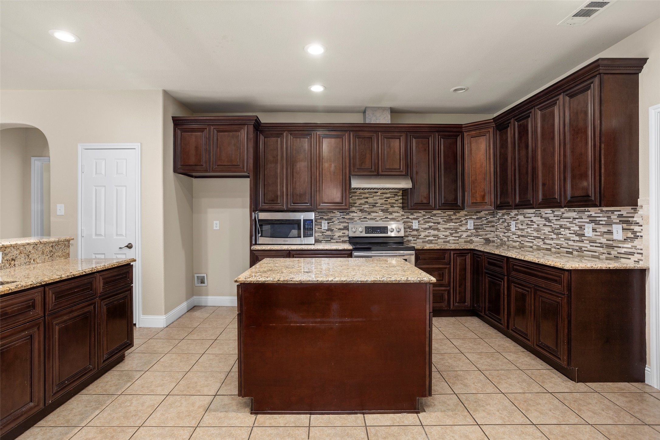 5009 Valleyside Drive Fort Worth TX 76123