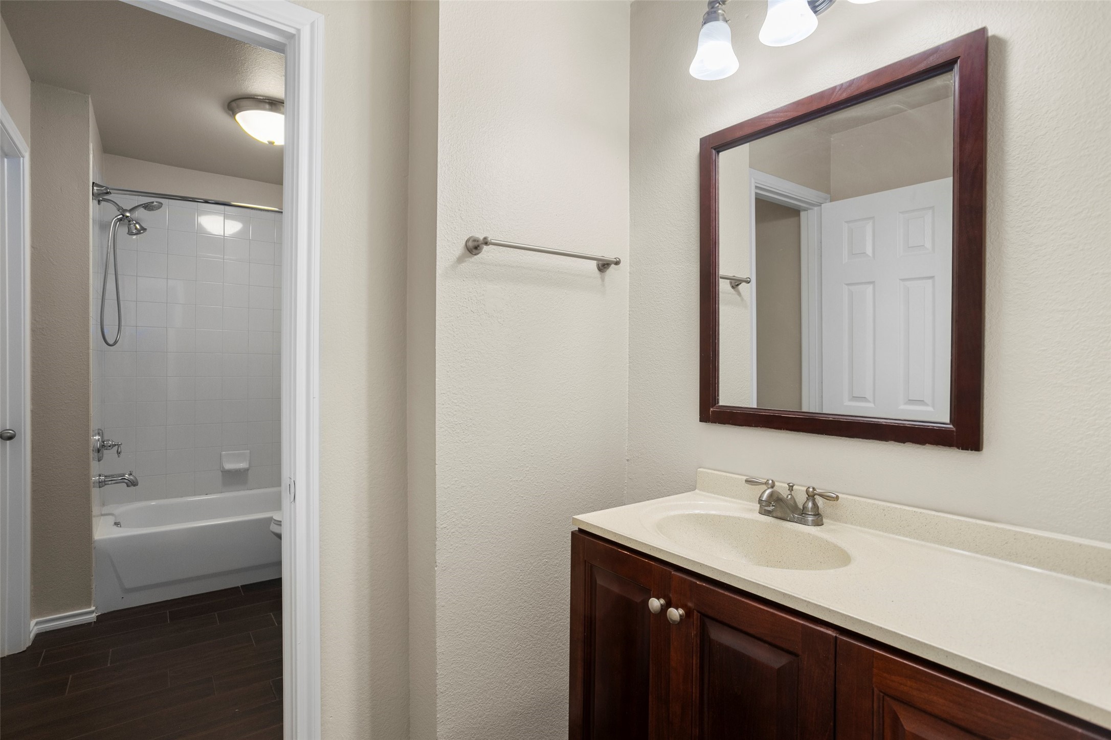 5009 Valleyside Drive Fort Worth TX 76123