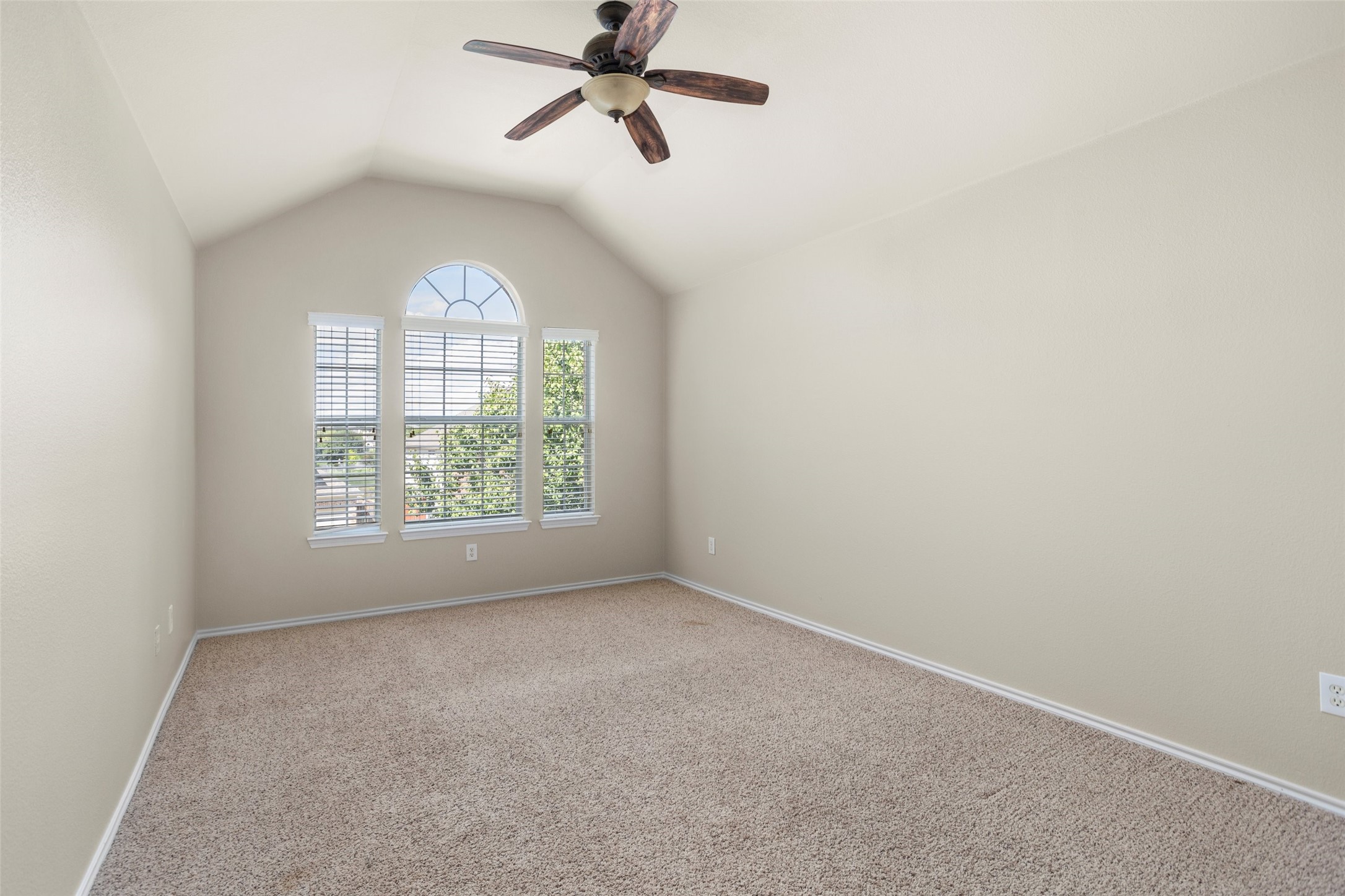 5009 Valleyside Drive Fort Worth TX 76123