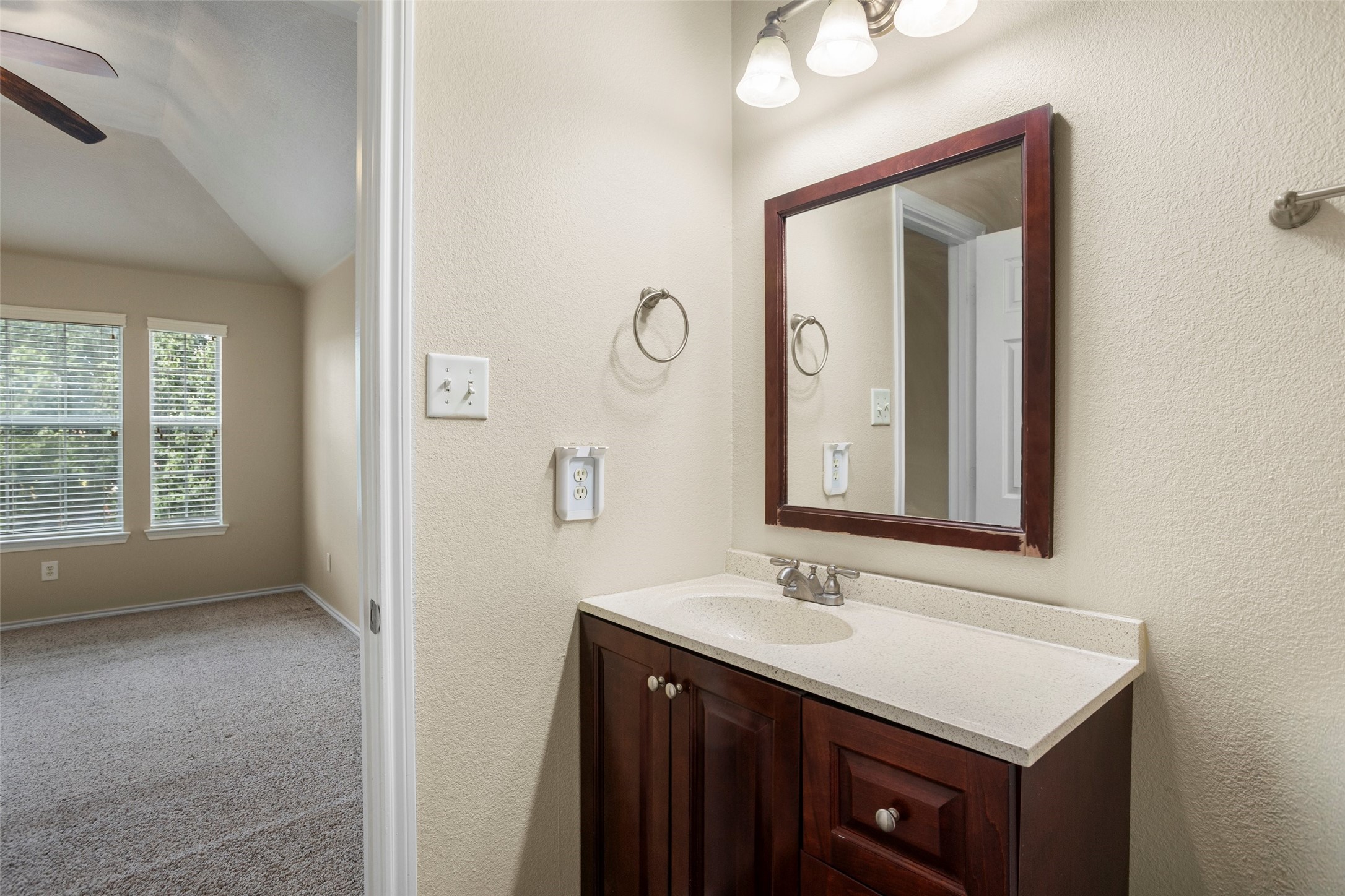 5009 Valleyside Drive Fort Worth TX 76123