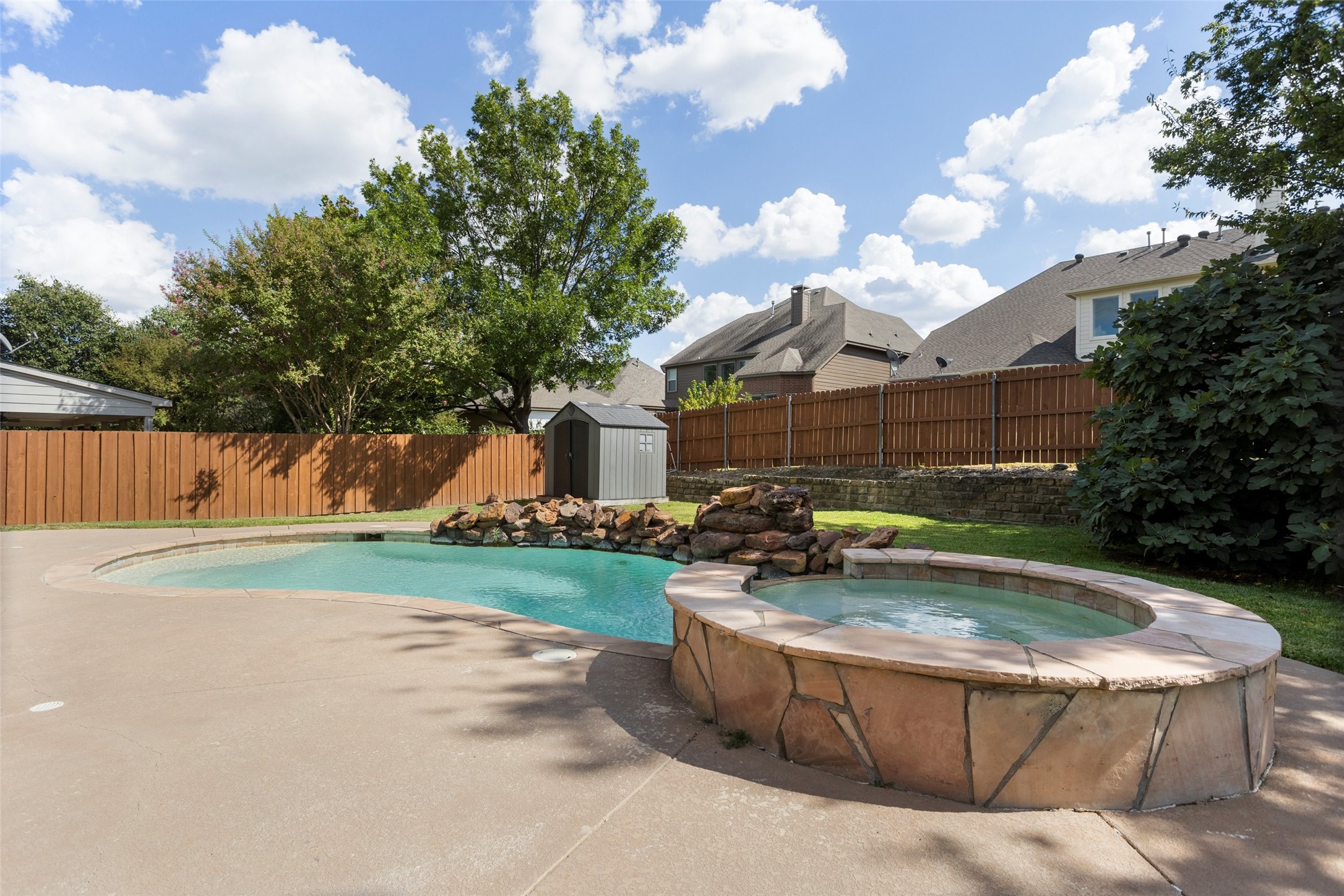 5009 Valleyside Drive Fort Worth TX 76123