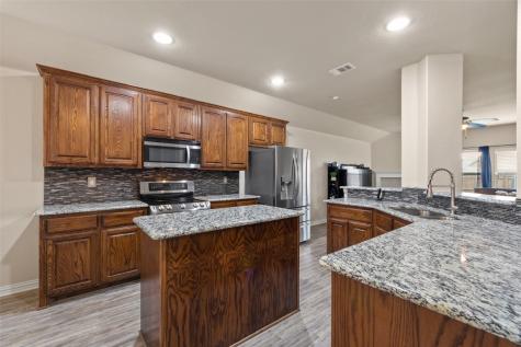 2032 River Brook Heartland TX 75126