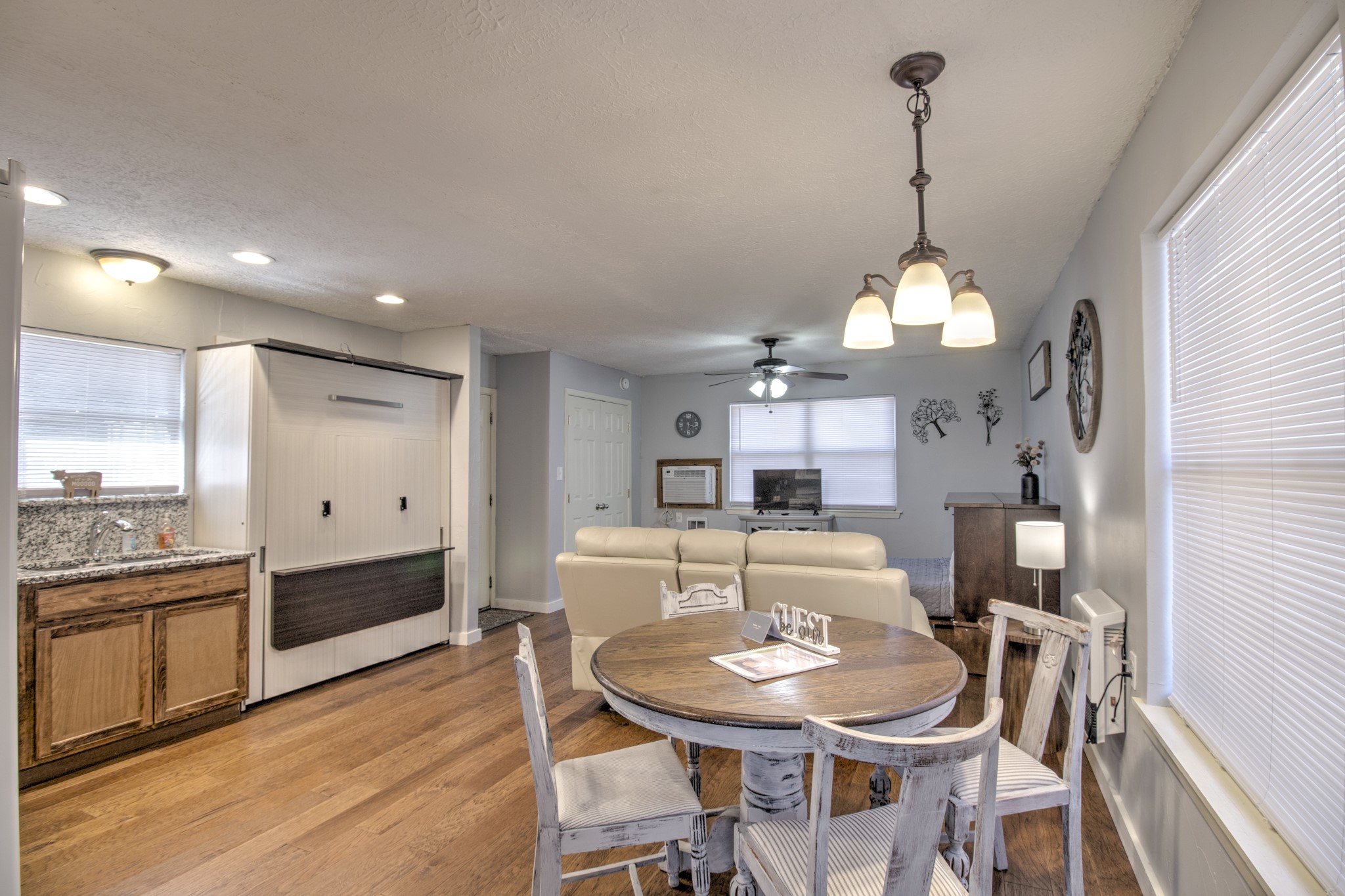 374 Hideaway Lane Valley View TX 76272