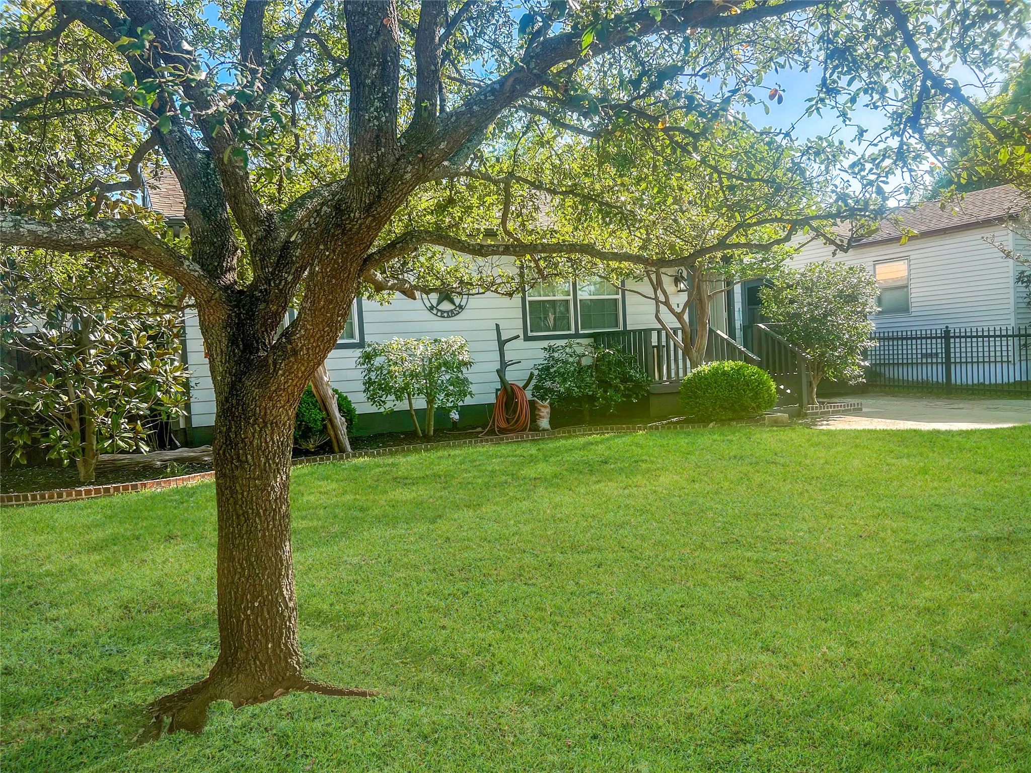 2212 Barlow Avenue Dallas TX 75224