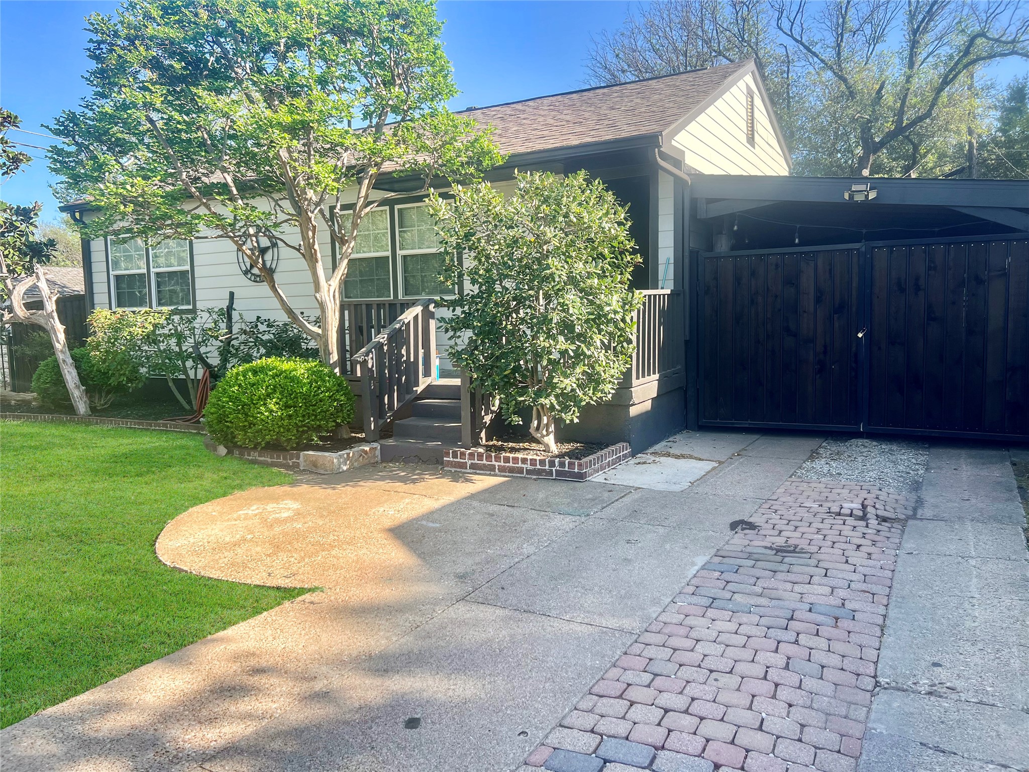 2212 Barlow Avenue Dallas TX 75224