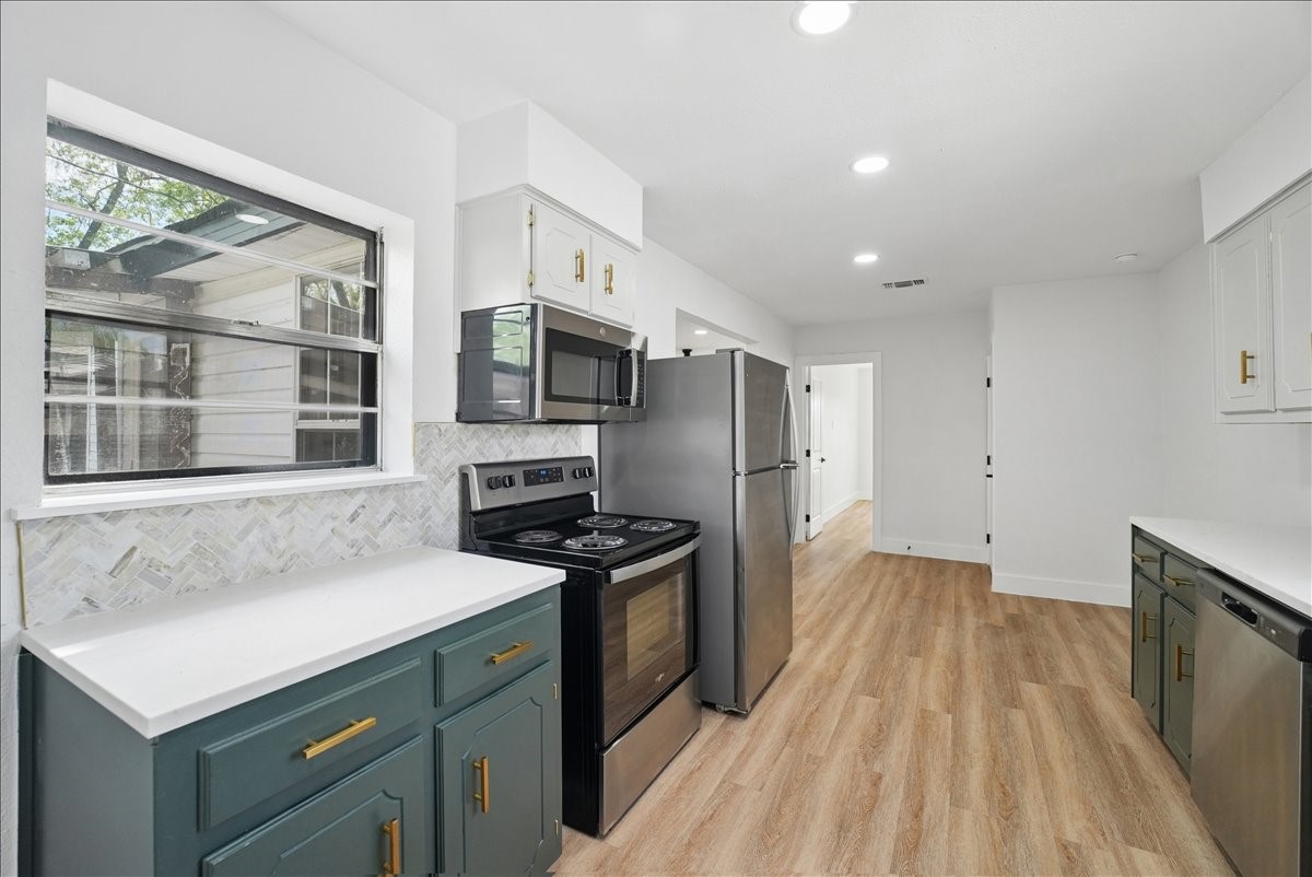 1203 W Avenue F Garland TX 75040