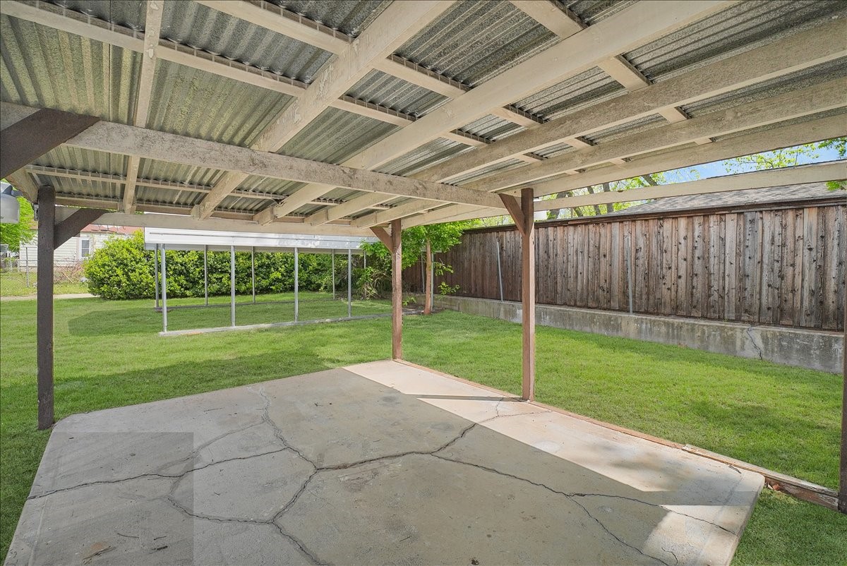 1203 W Avenue F Garland TX 75040