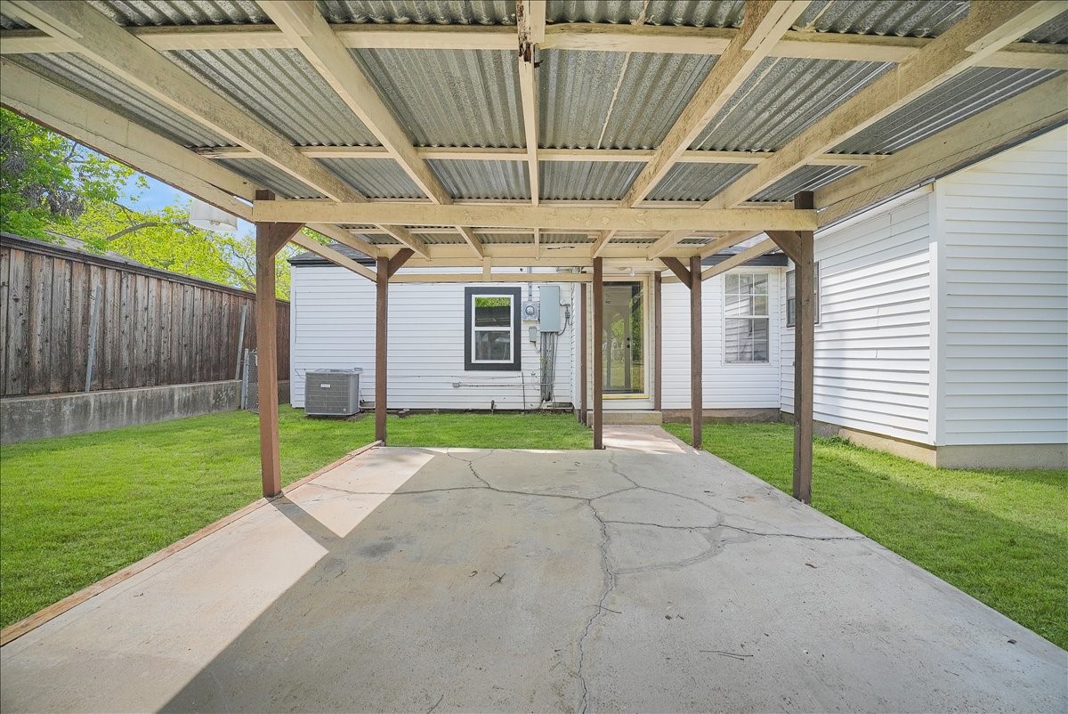 1203 W Avenue F Garland TX 75040