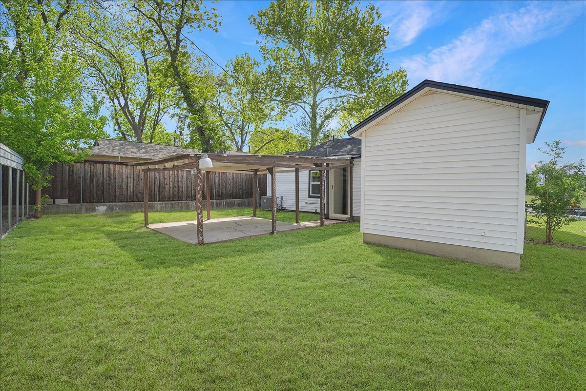 1203 W Avenue F Garland TX 75040