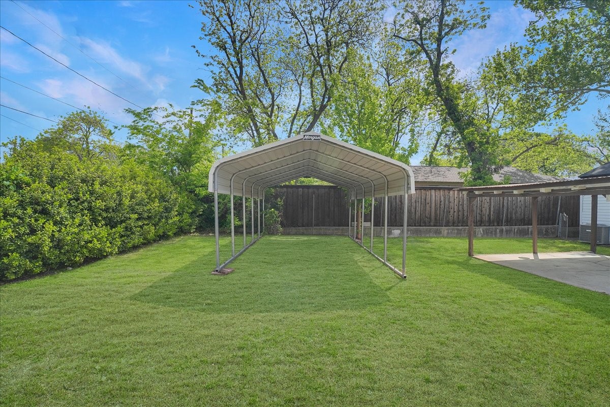 1203 W Avenue F Garland TX 75040