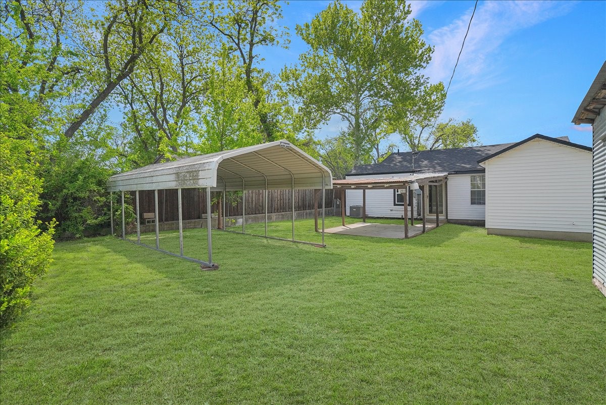 1203 W Avenue F Garland TX 75040