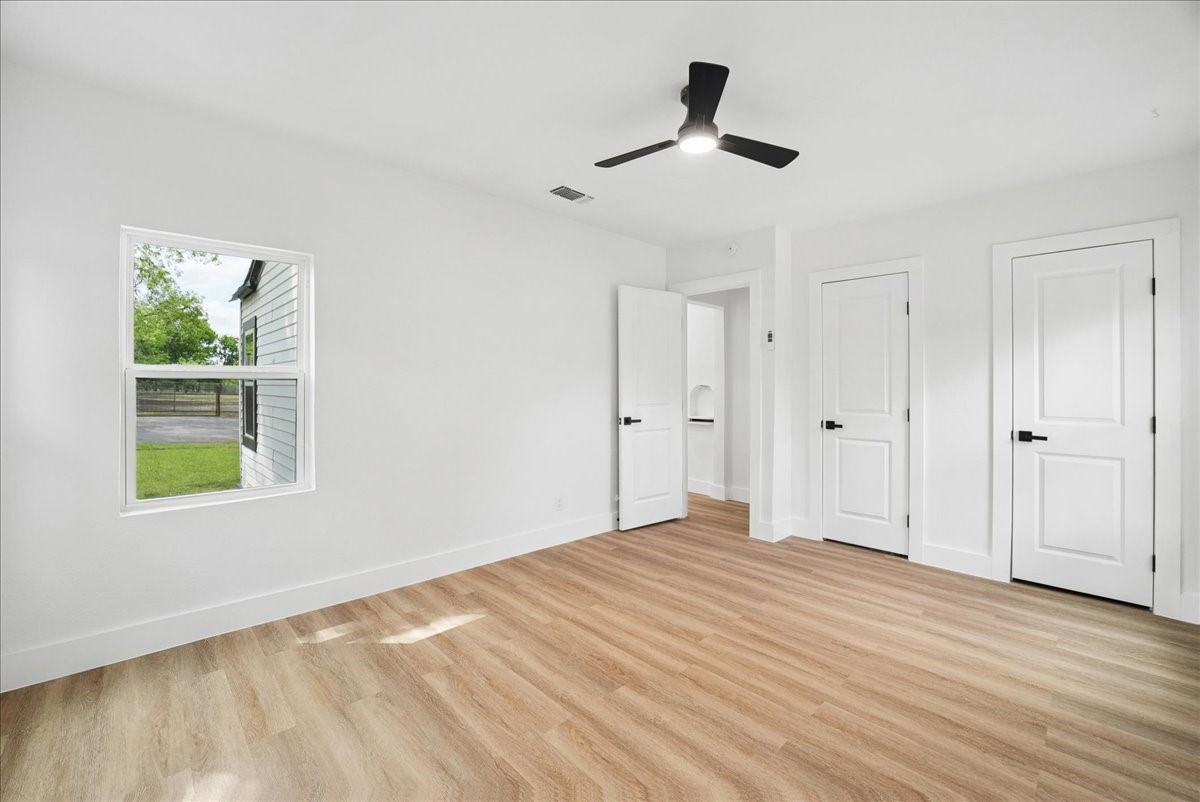 1203 W Avenue F Garland TX 75040