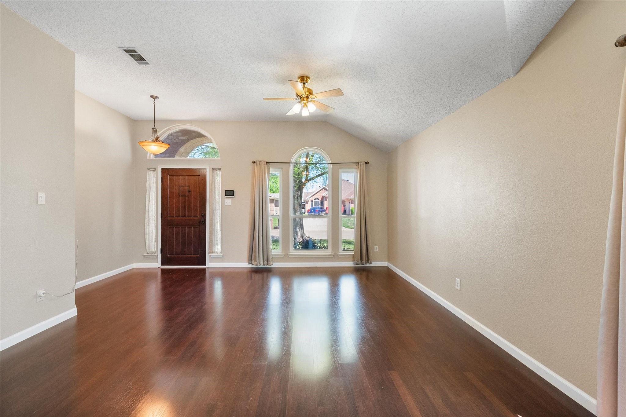 1202 Angel Fire Lane Arlington TX 76001