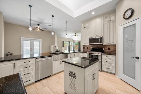 1202 Angel Fire Lane Arlington TX 76001
