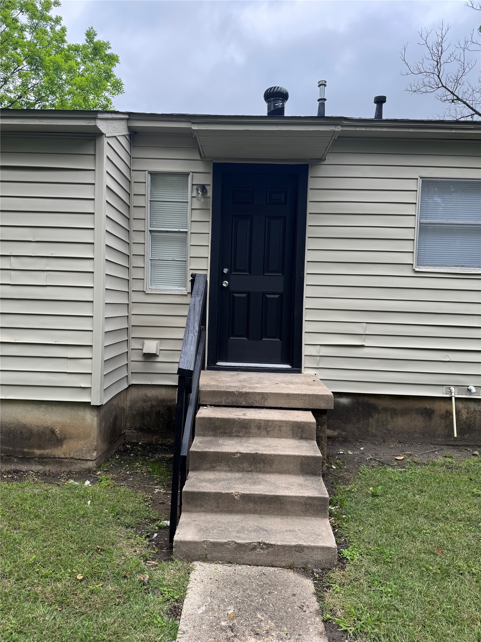 1444 Nash Street Garland TX 75042
