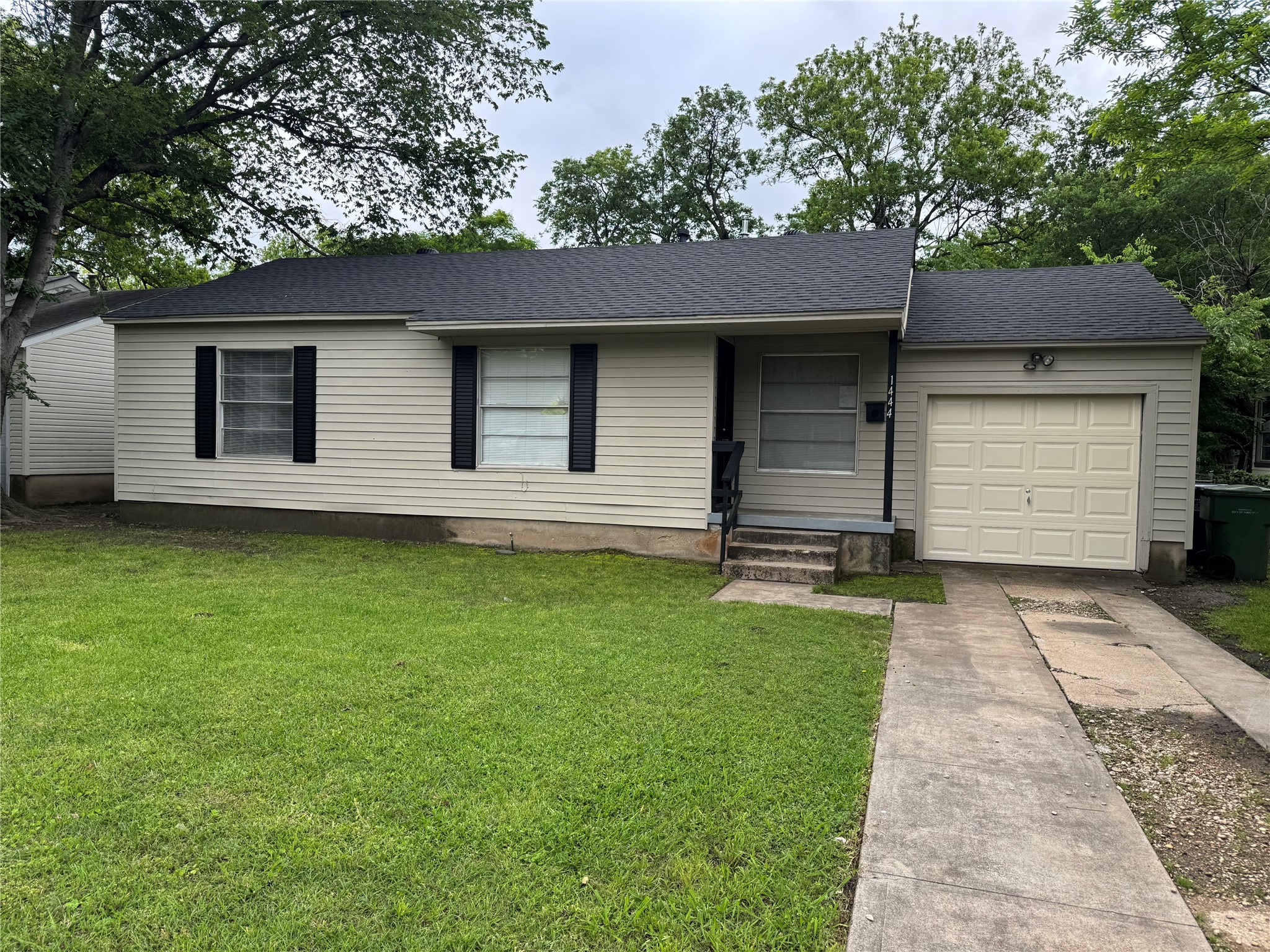 1444 Nash Street Garland TX 75042