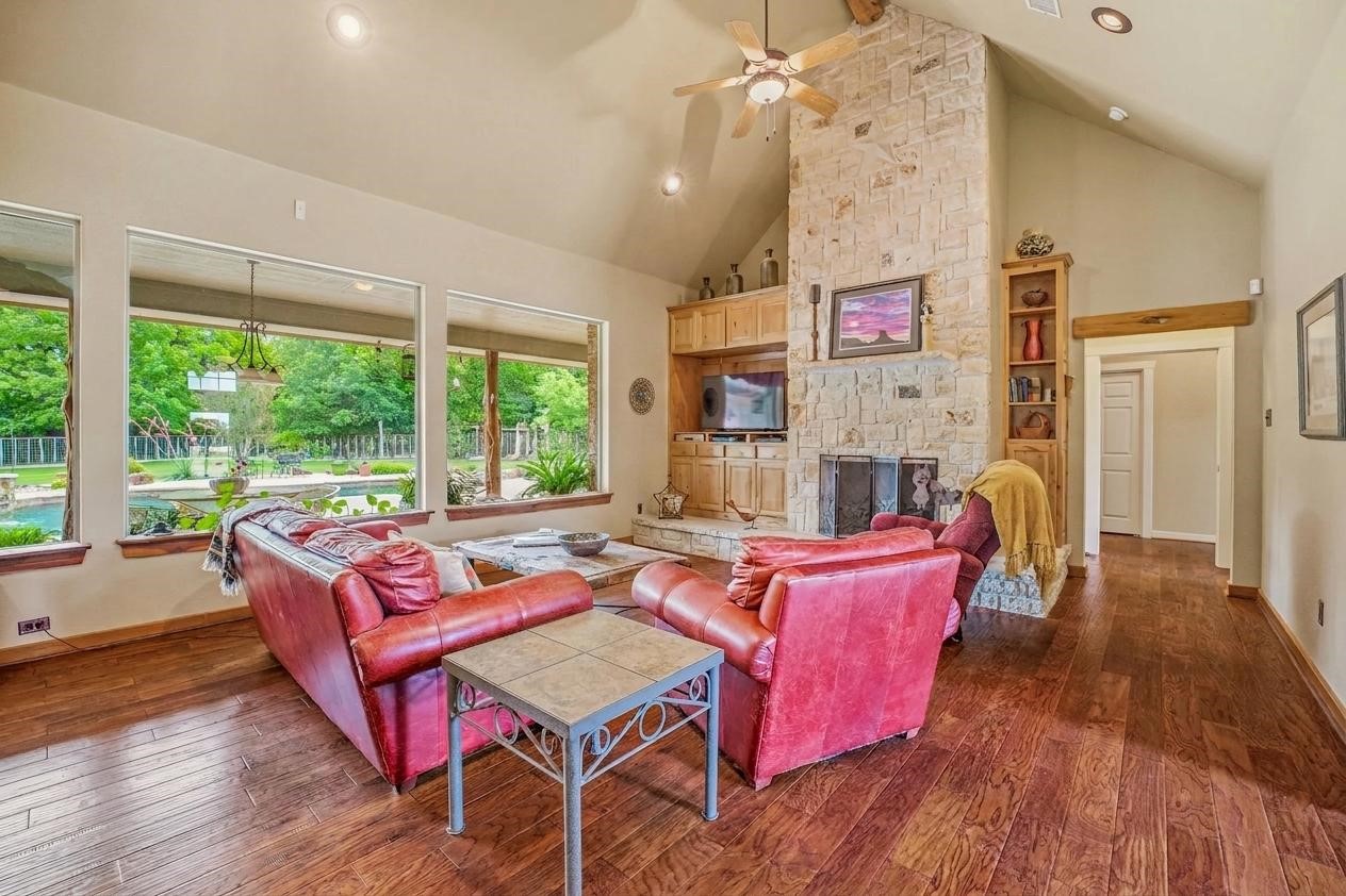 1384 Rock Creek Drive Glen Rose TX 76043