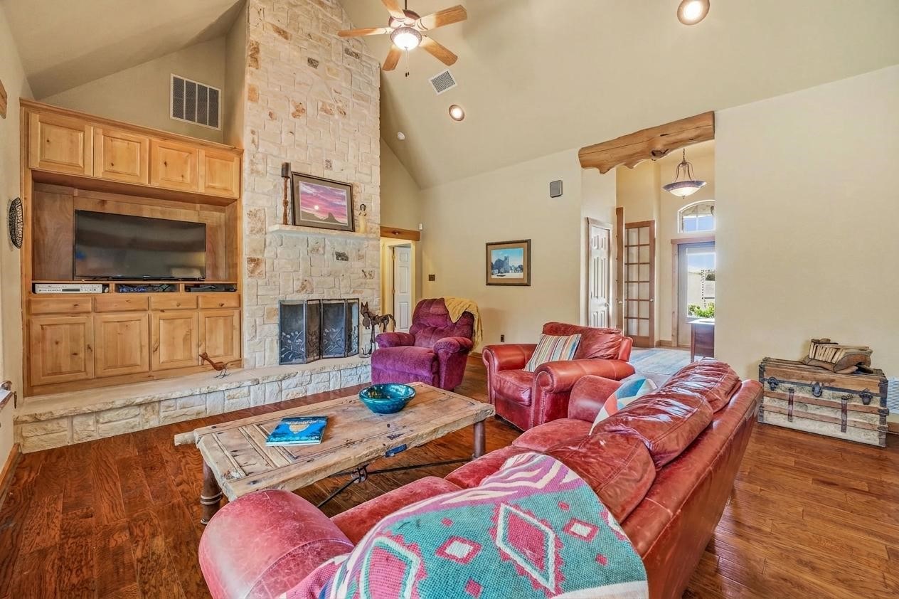 1384 Rock Creek Drive Glen Rose TX 76043