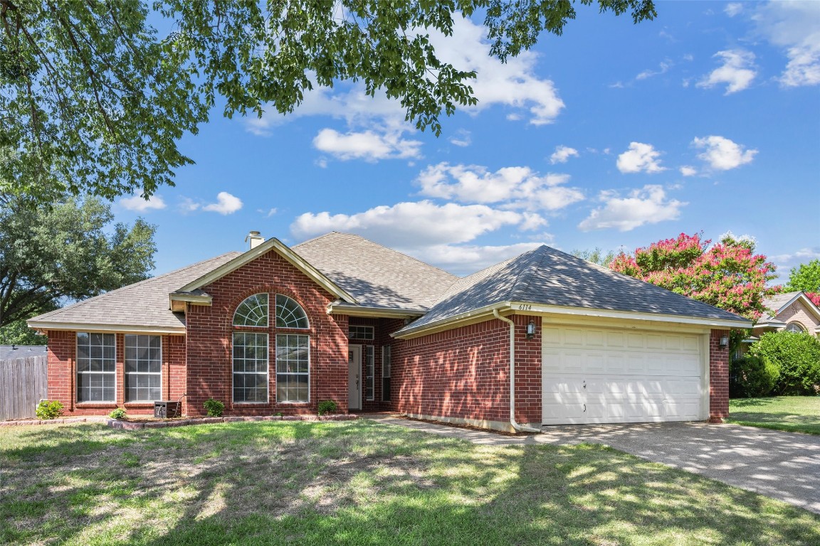 6114 Castle Creek Road Arlington TX 76017