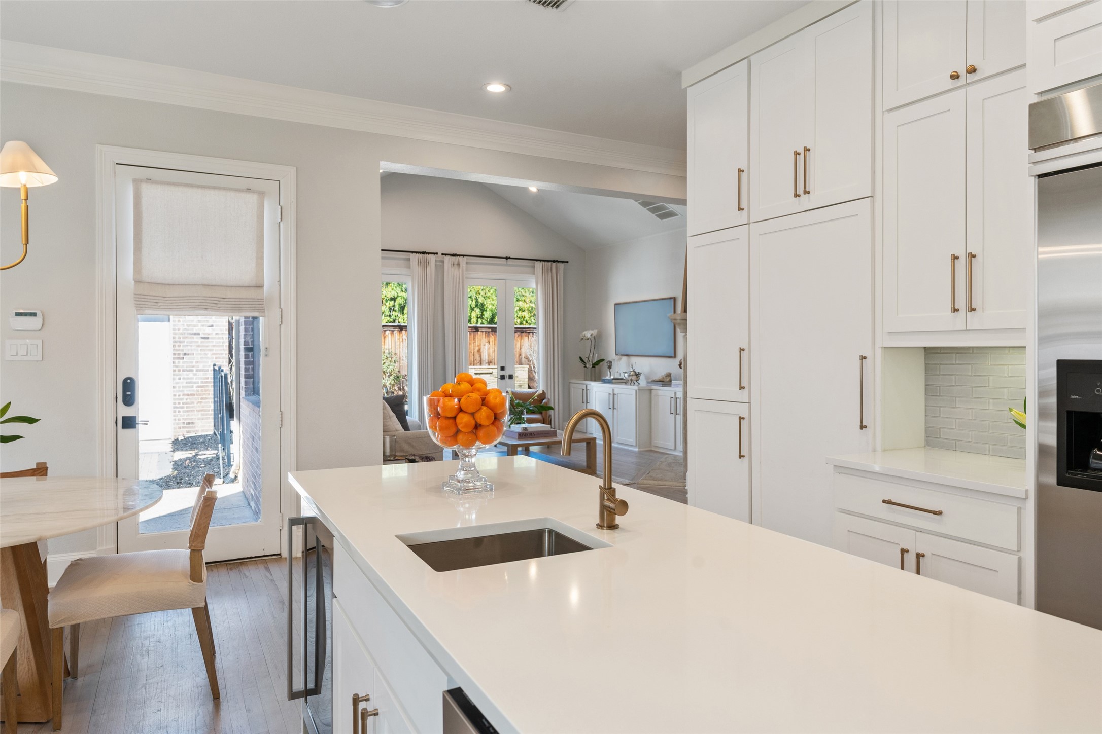 5123 Elsby Avenue Dallas TX 75209