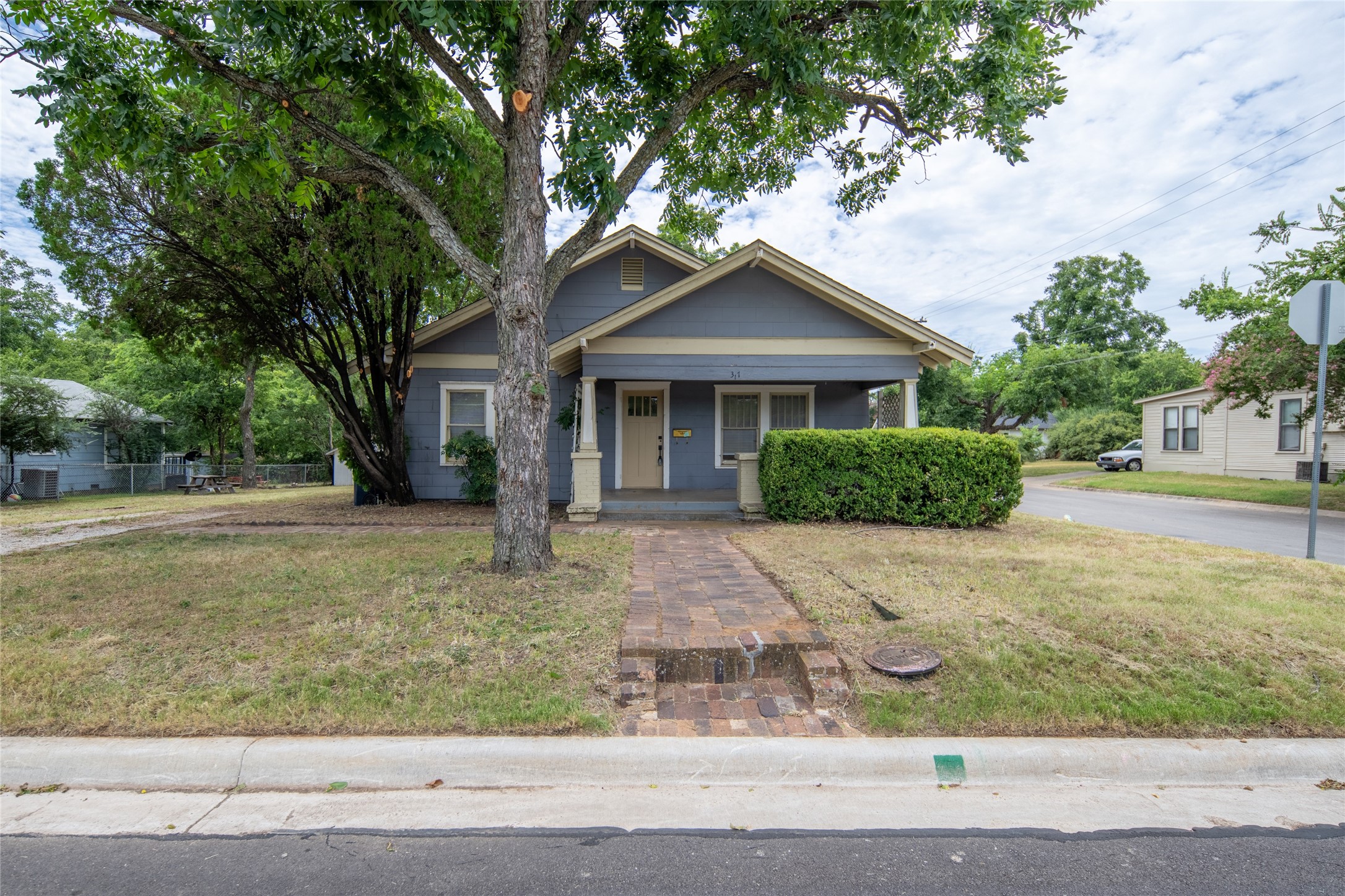 317 W Highland Street Denton TX 76201