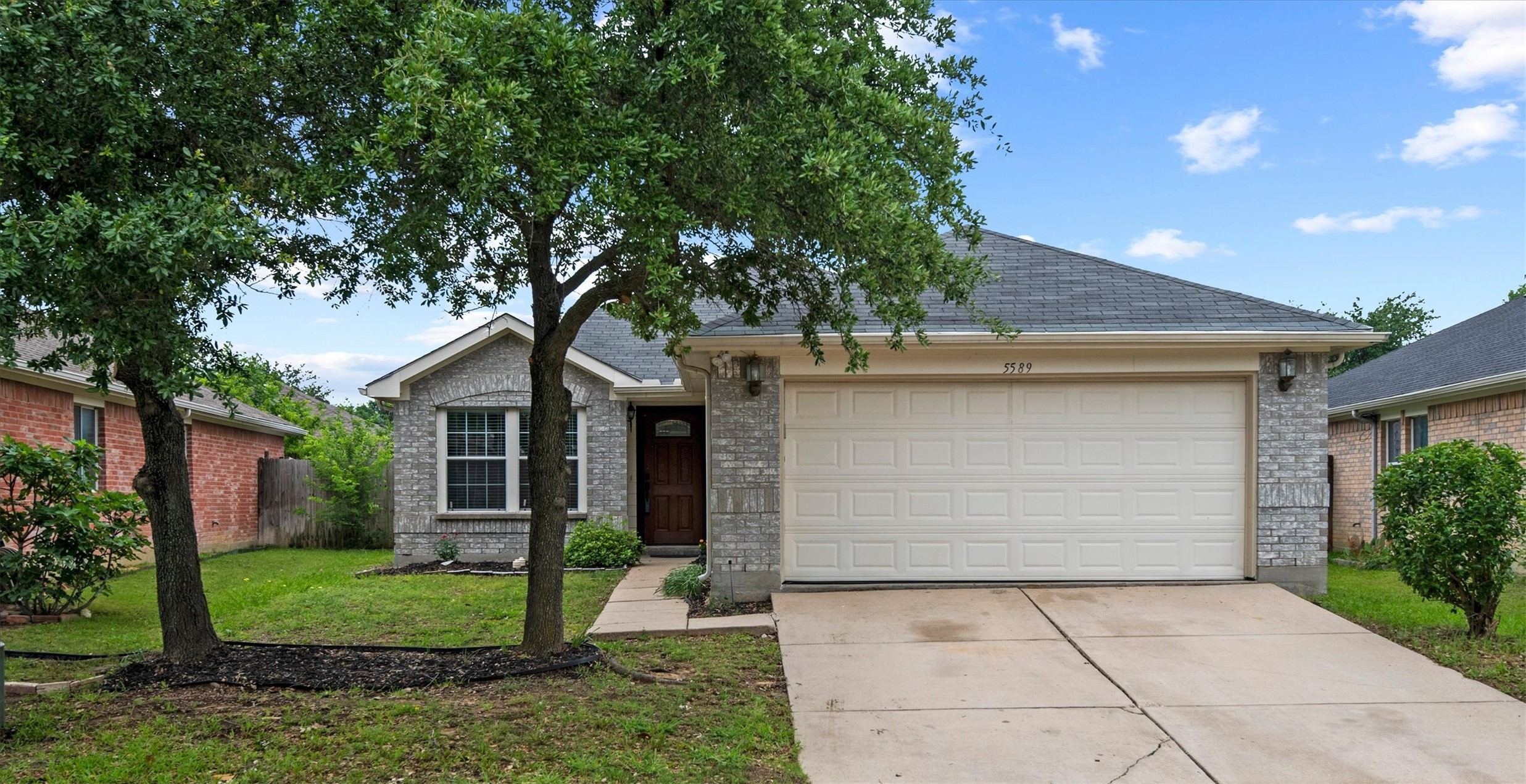 5589 Hunters Bend Lane Dallas TX 75249