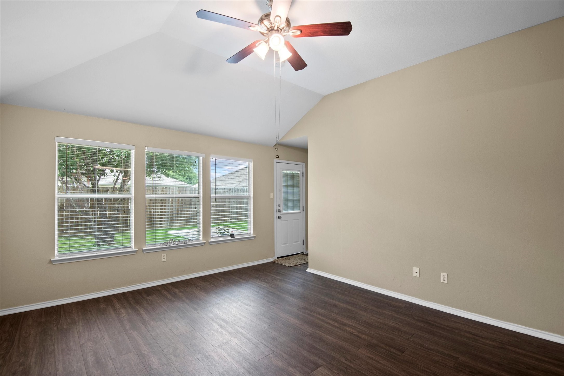 5589 Hunters Bend Lane Dallas TX 75249