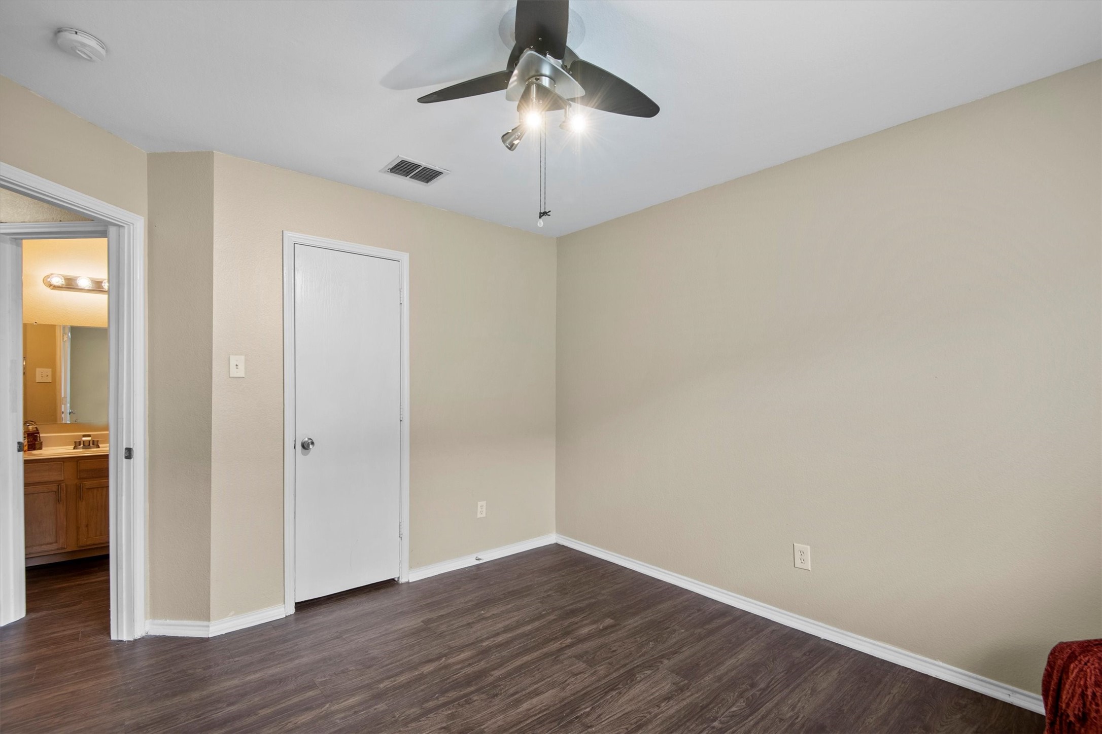 5589 Hunters Bend Lane Dallas TX 75249