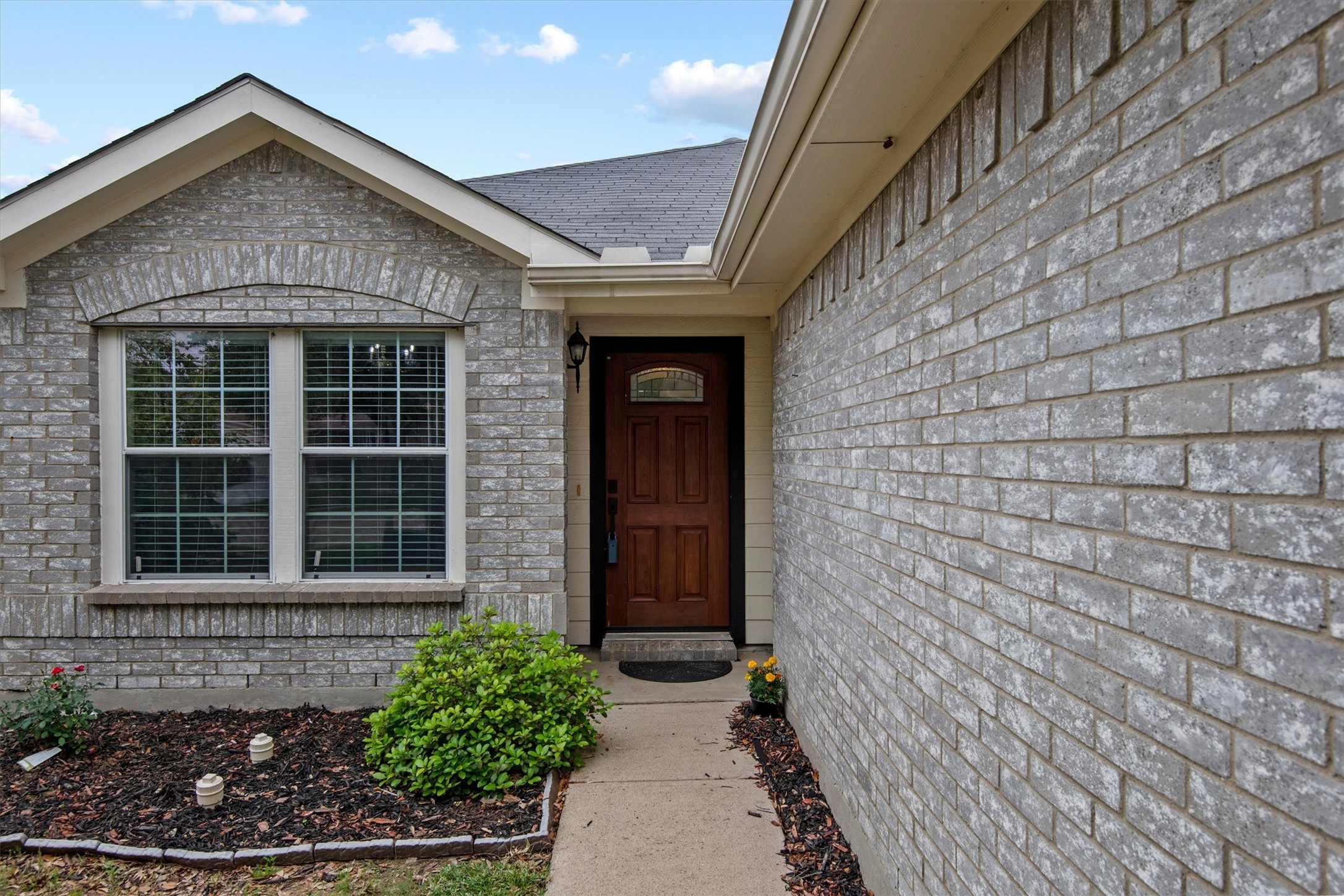 5589 Hunters Bend Lane Dallas TX 75249