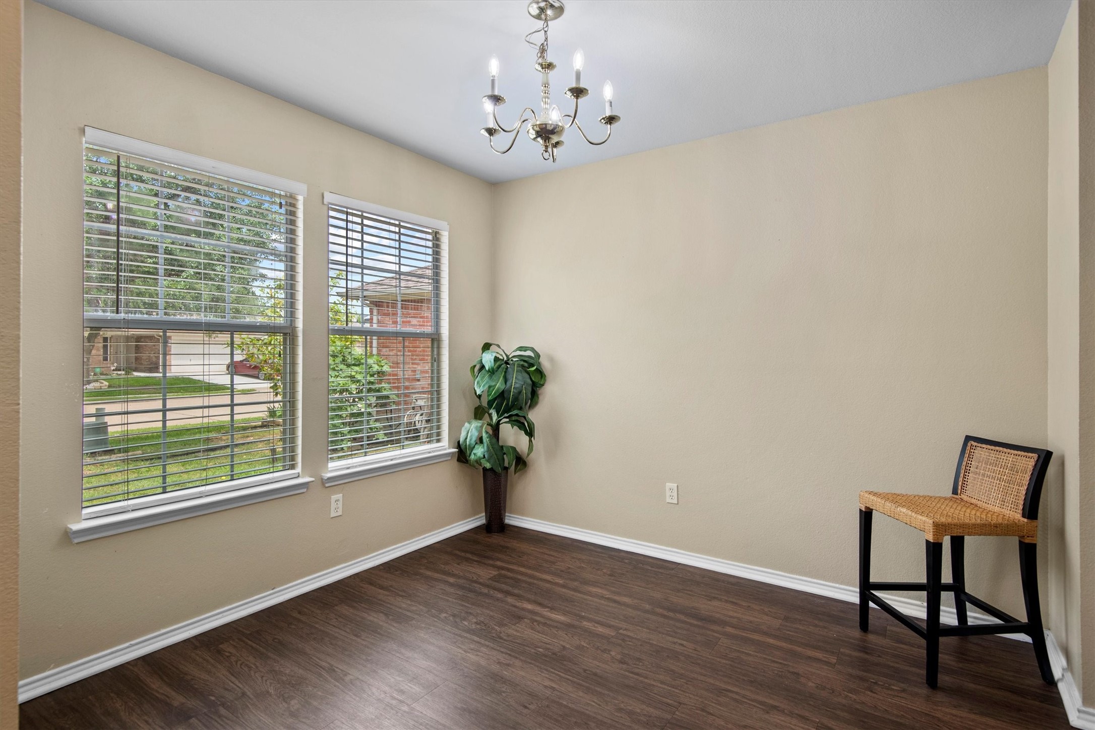 5589 Hunters Bend Lane Dallas TX 75249