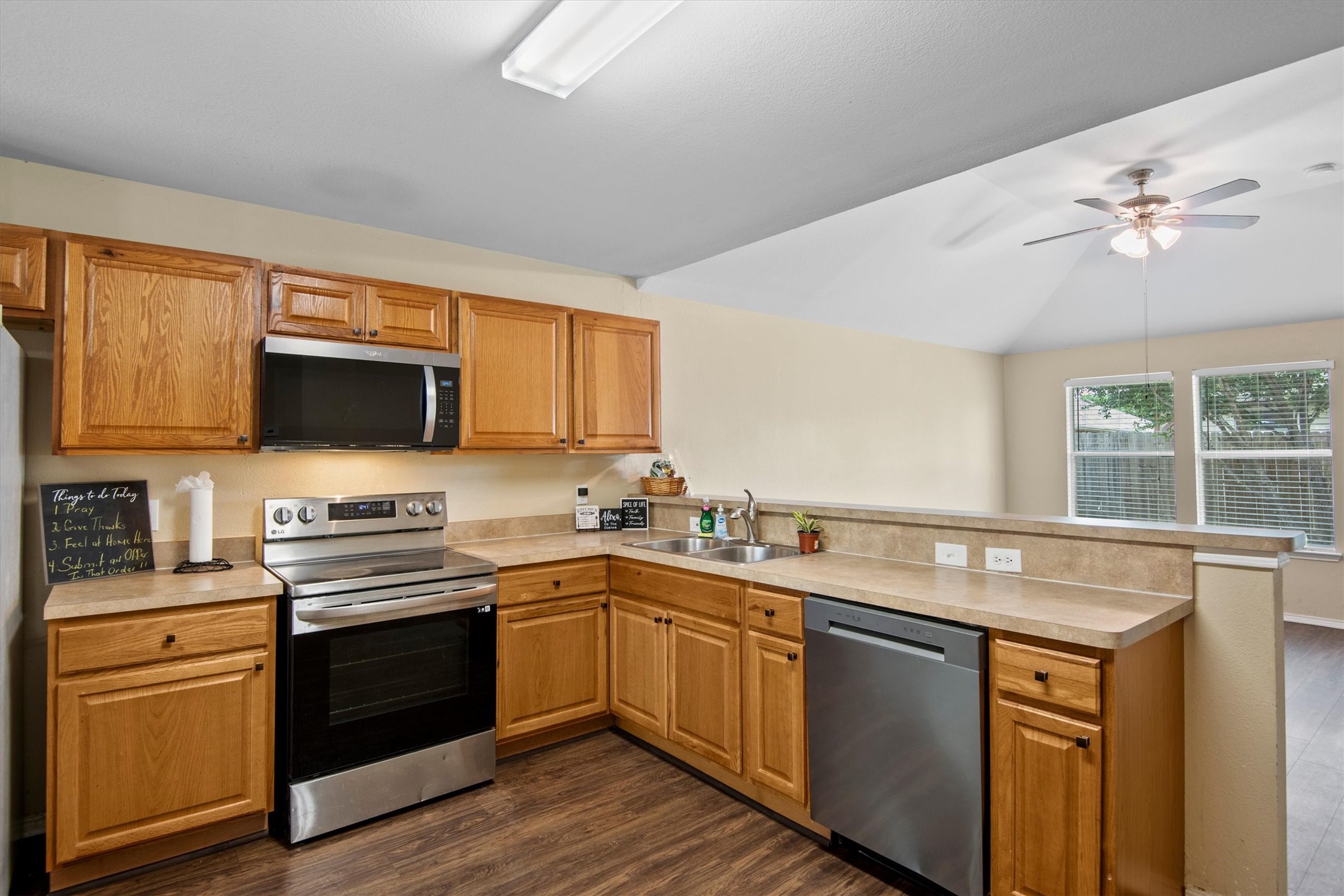 5589 Hunters Bend Lane Dallas TX 75249