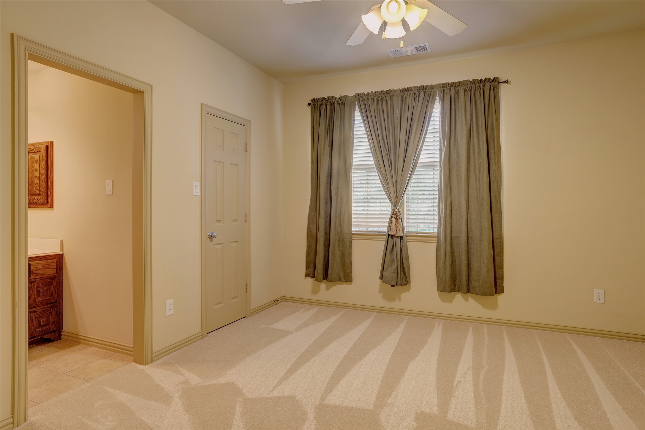 2617 Queen Elaine Drive Lewisville TX 75056