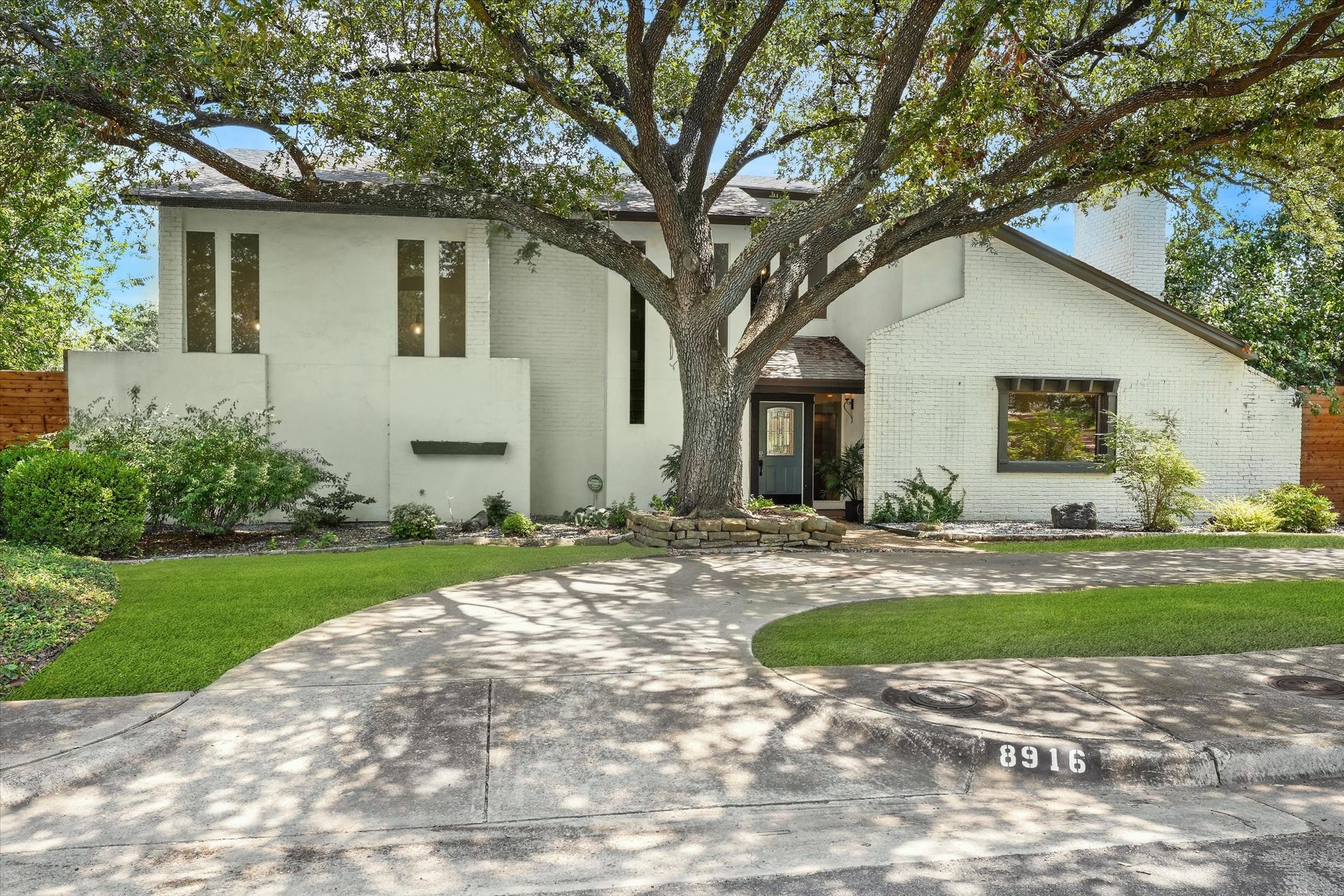 8916 Vista Gate Drive Dallas TX 75243