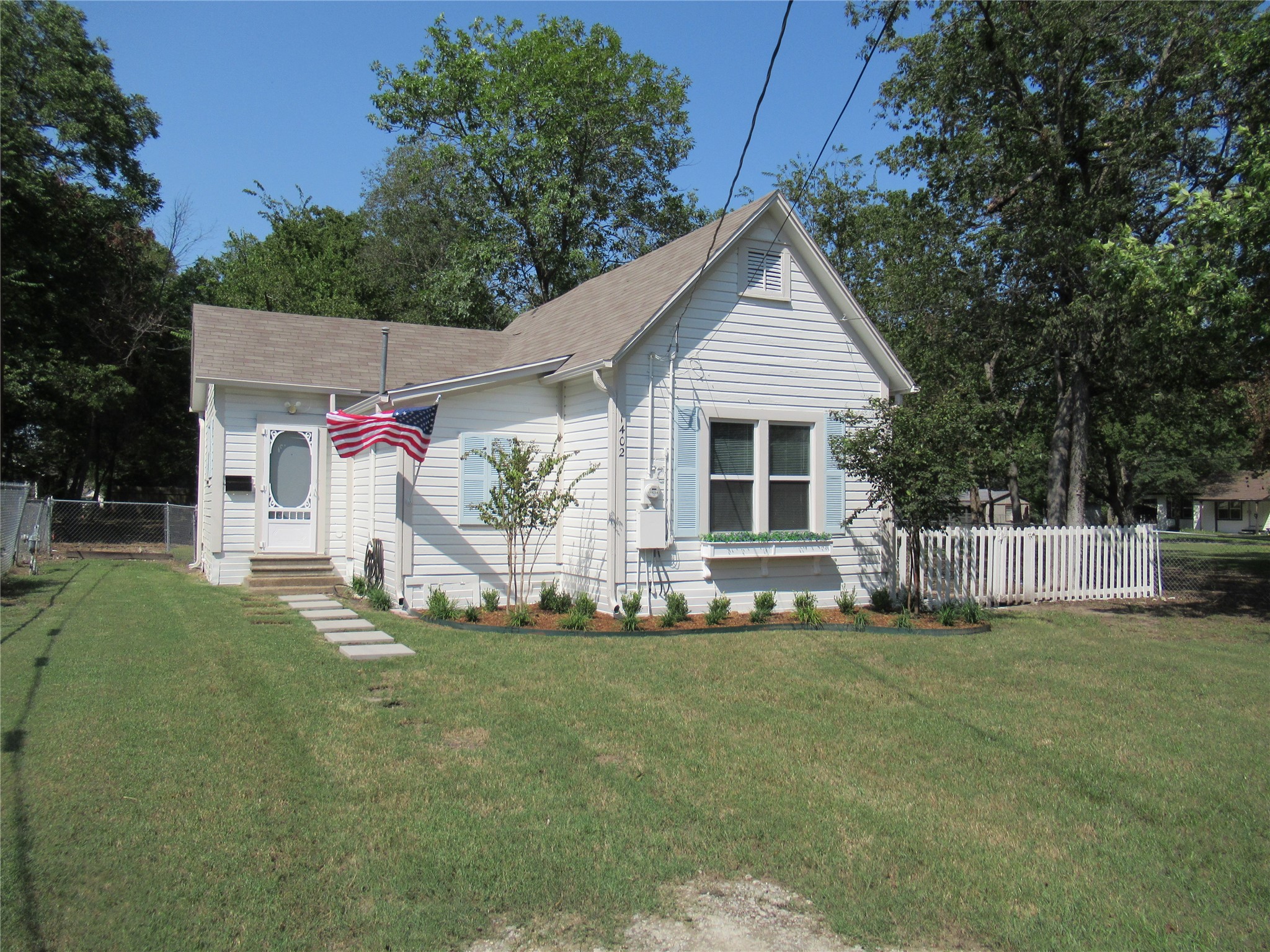 1402 Walnut Street Commerce TX 75428