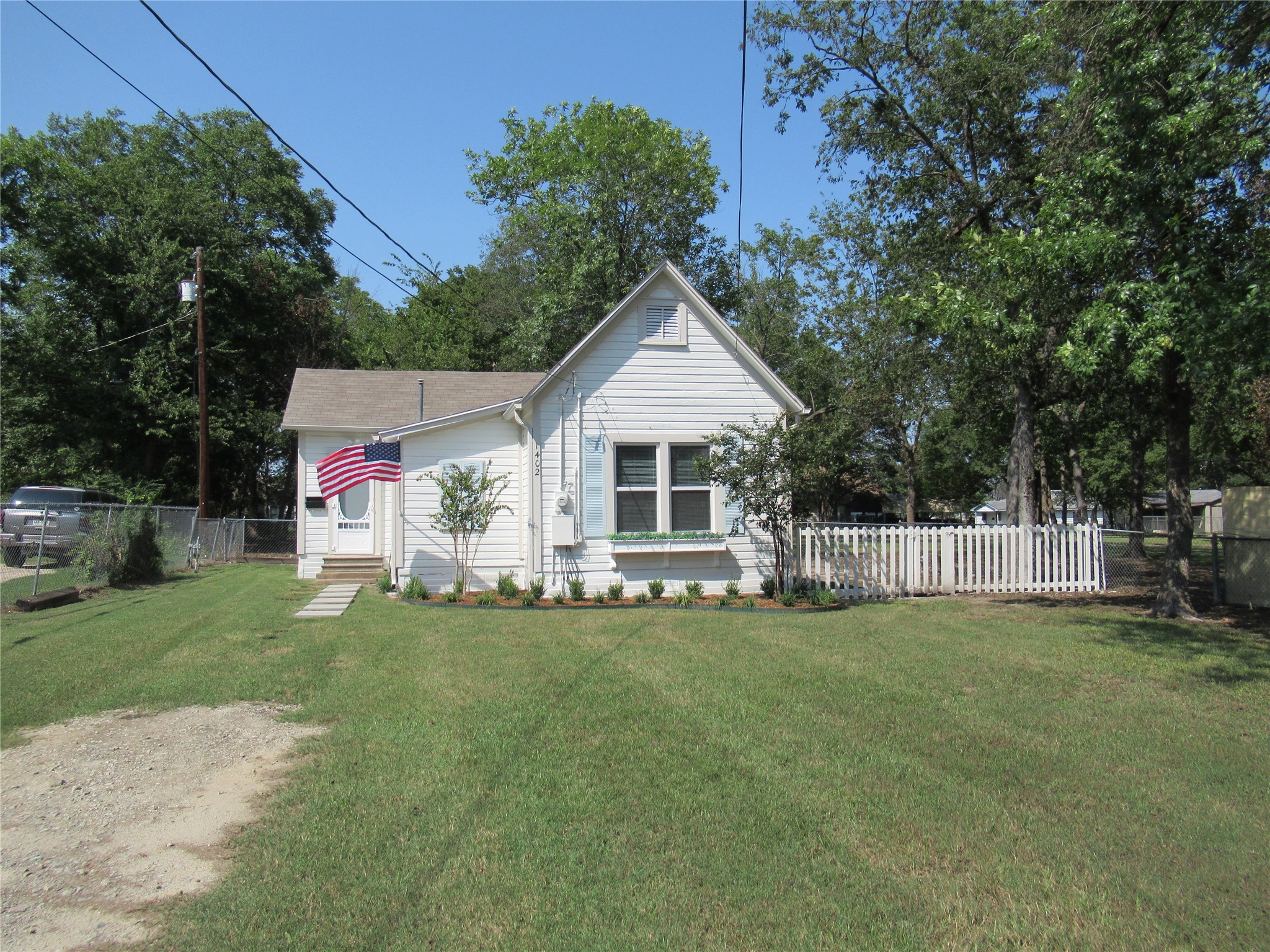 1402 Walnut Street Commerce TX 75428