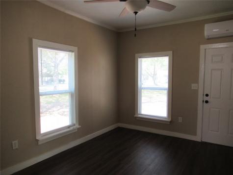1402 Walnut Street Commerce TX 75428